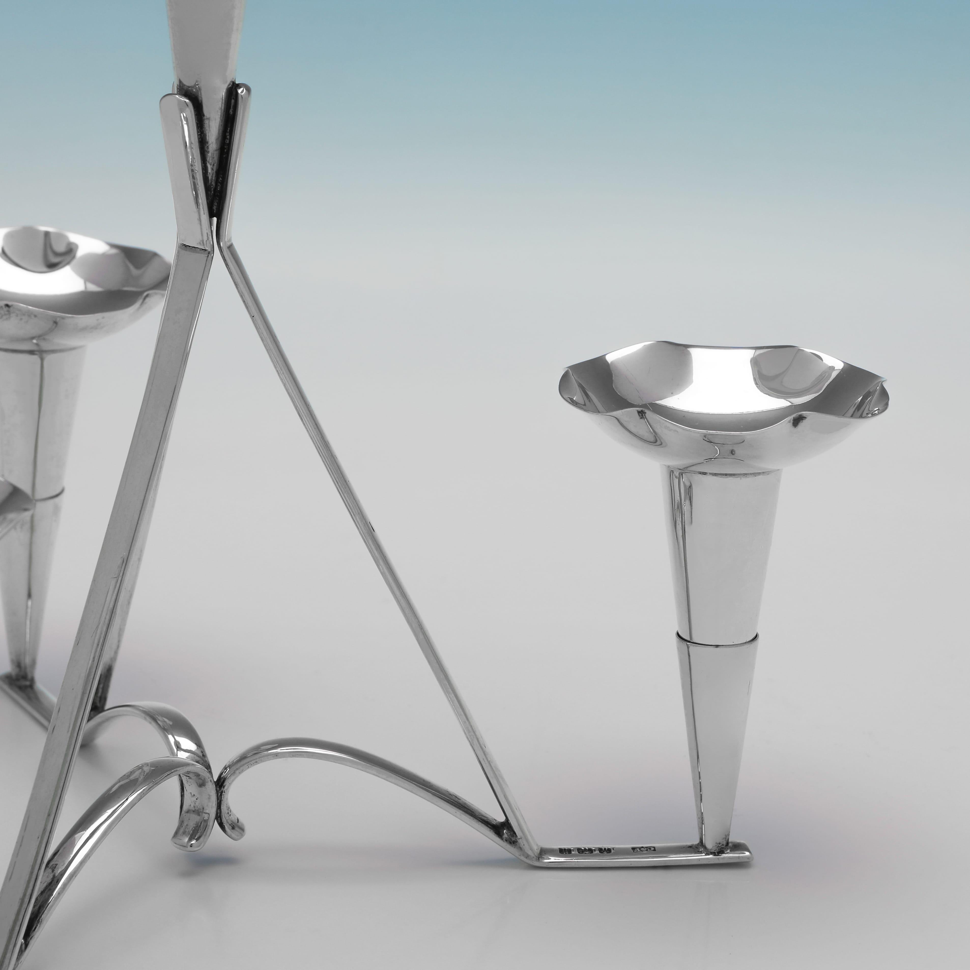 Inglese Epergne floreale in argento sterling di epoca edoardiana realizzata nel 1906 in vendita
