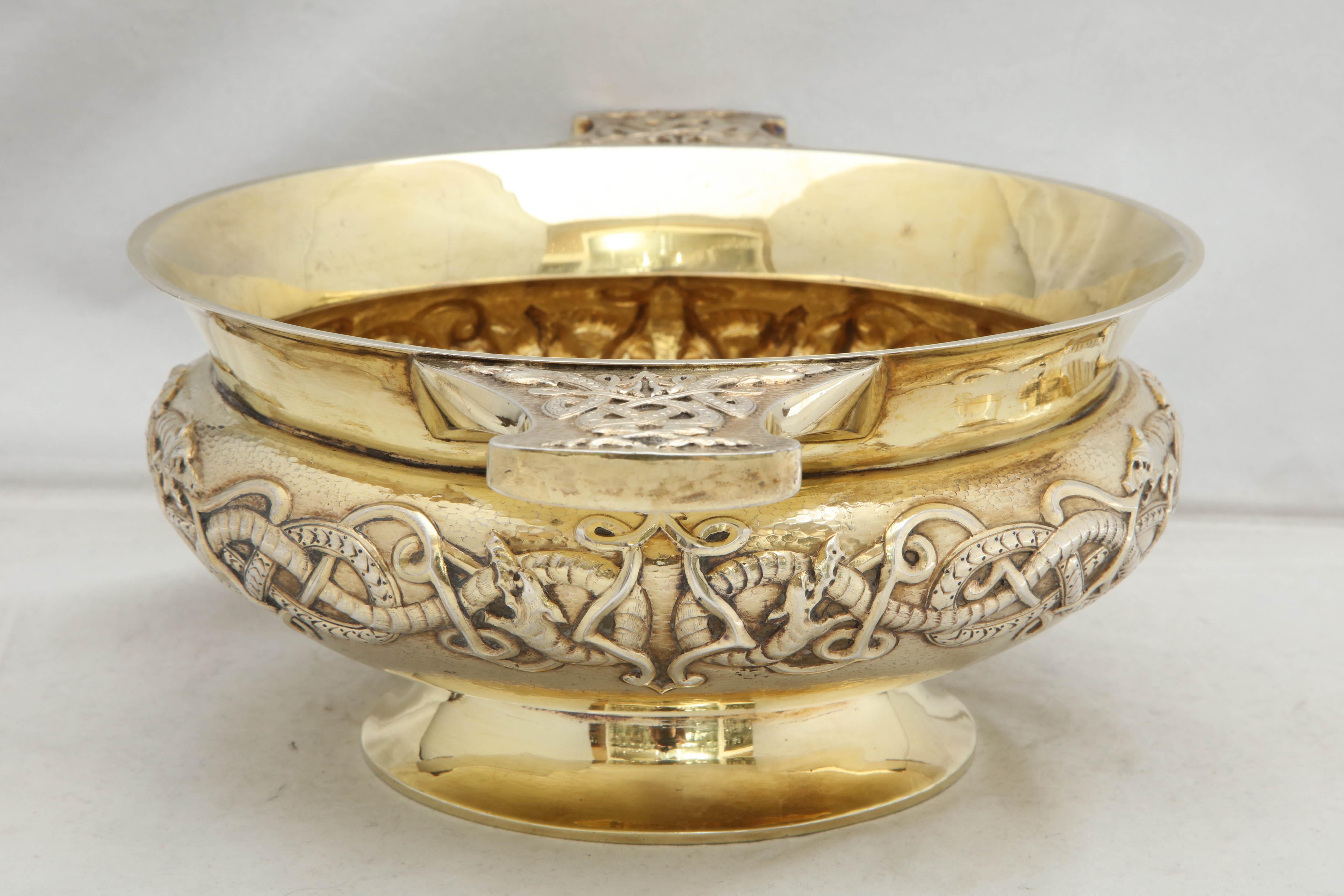 Edwardian Period Sterling Silver-Gilt Celtic-Style Centerpiece Bowl In Good Condition In New York, NY