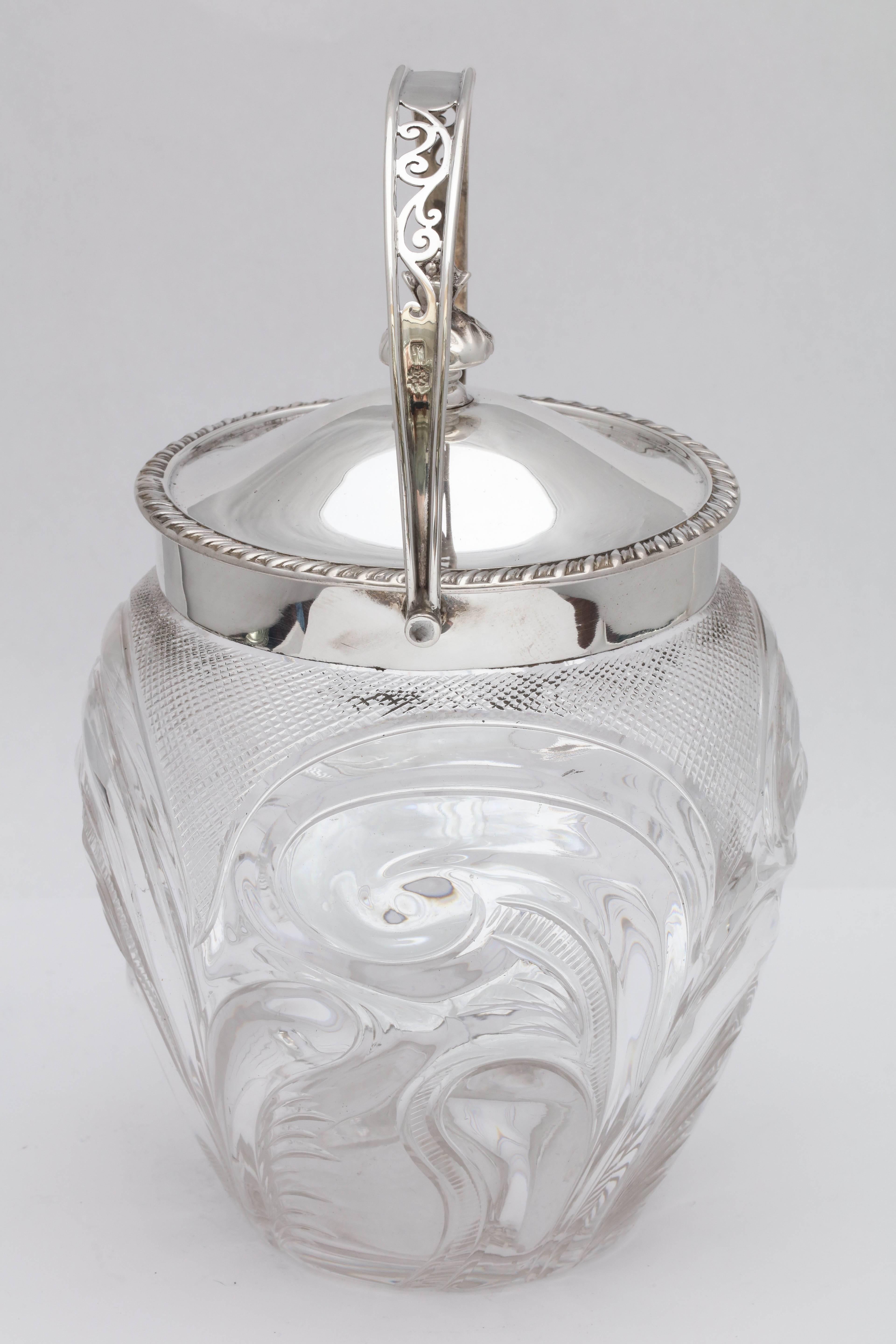Edwardian Sterling Silver-Mounted Cut Glass Biscuit Barrel or Ice Bucket In Excellent Condition In New York, NY