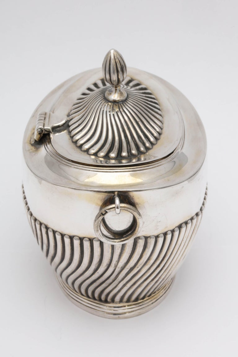 English Edwardian Sterling Silver Neoclassical Style Tea Caddy with Hinged Lid For Sale