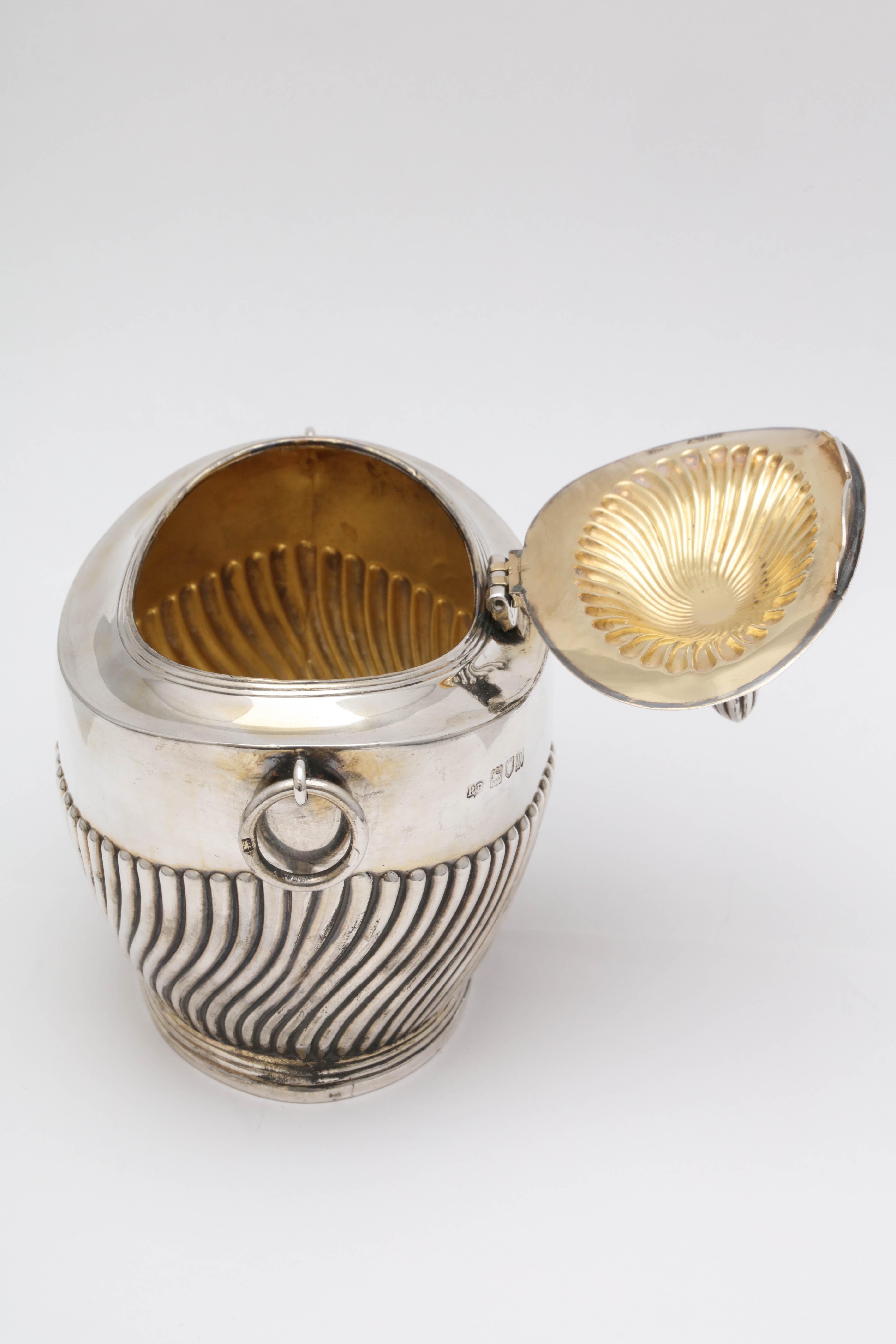 Early 20th Century Edwardian Sterling Silver Neoclassical Style Tea Caddy with Hinged Lid For Sale