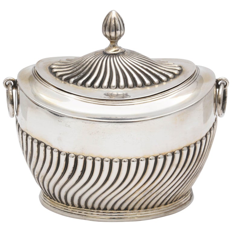 Edwardian Sterling Silver Neoclassical Style Tea Caddy with Hinged Lid For Sale