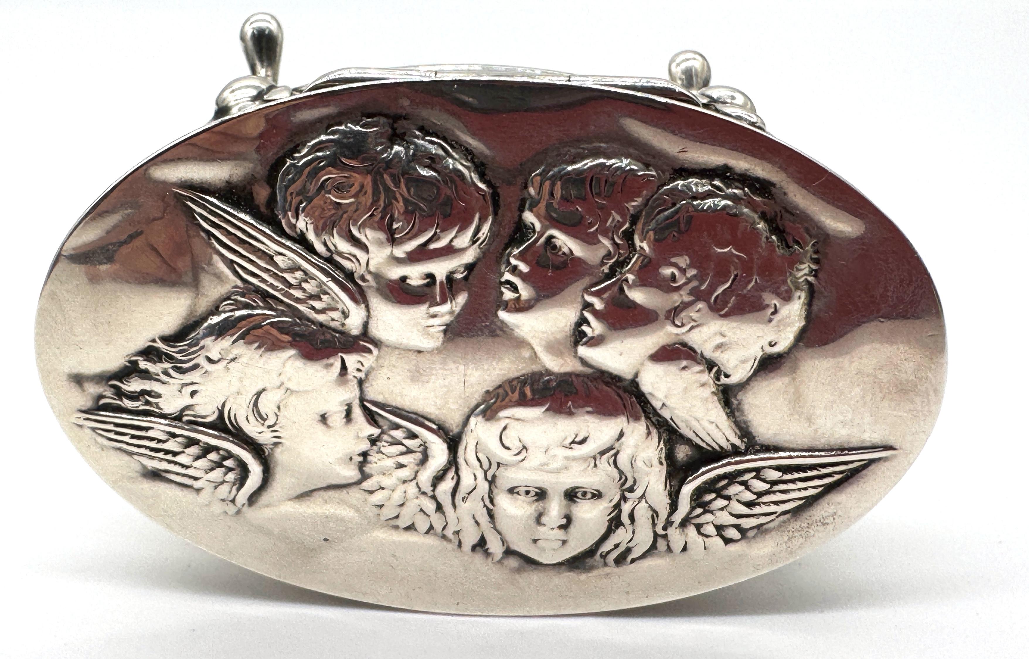 Edwardian Sterling Silver Oval Trinket Box Raphael Angel Heads, Birmingham, 1912 For Sale 6