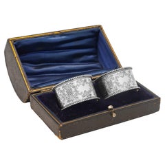 Edwardian sterling silver pair of napkin rings made in 1906 by Martin & Hall