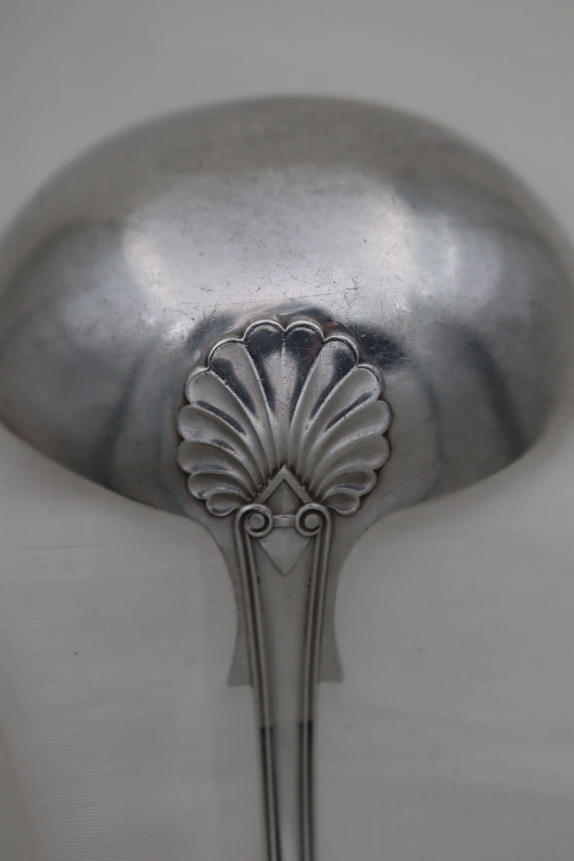 Edwardian sterling silver soup ladle London 1911 In Good Condition For Sale In East Geelong, VIC