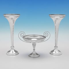 Edwardianisches Sterlingsilber-Paar Vasen- und Tazza-Paar aus Sterlingsilber – Walker & Hall
