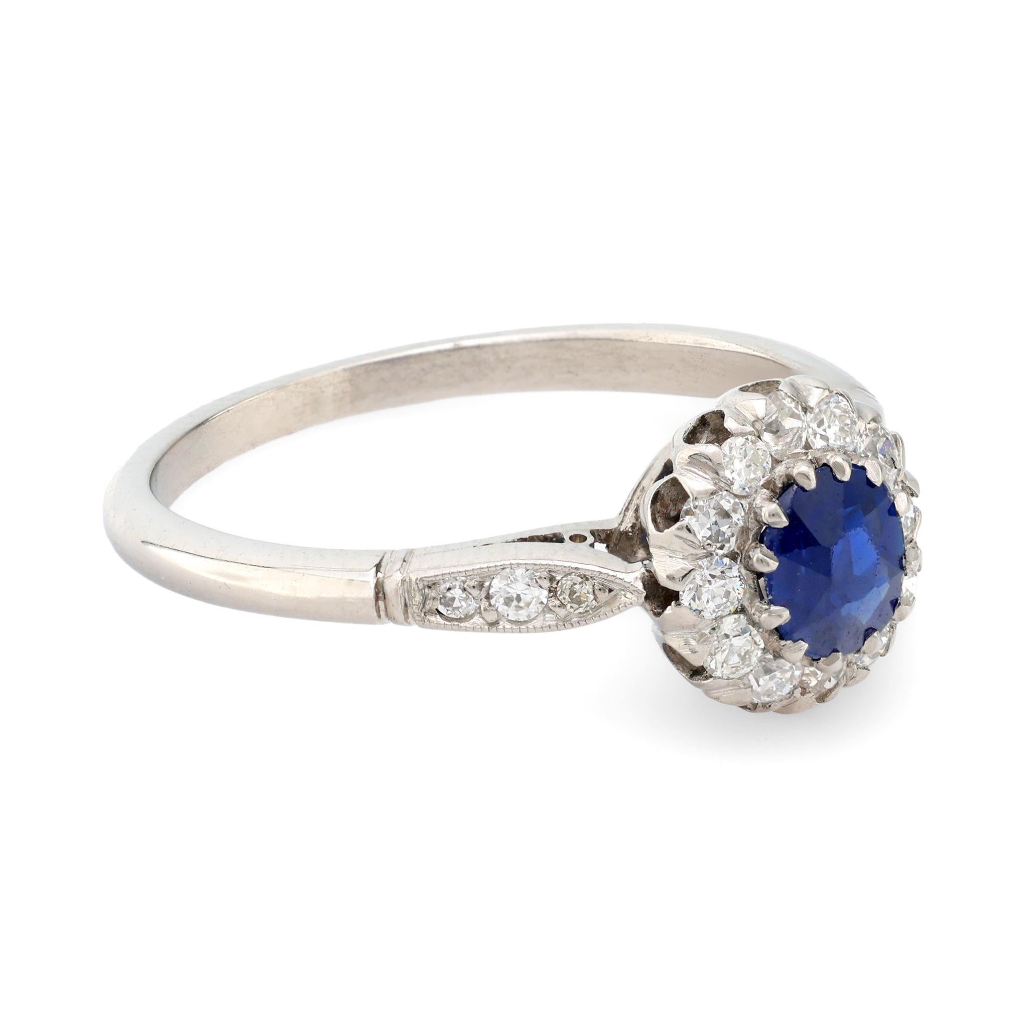Édouardien Bague à grappes de saphir, diamant et platine de style édouardien de 0,49 carat en vente