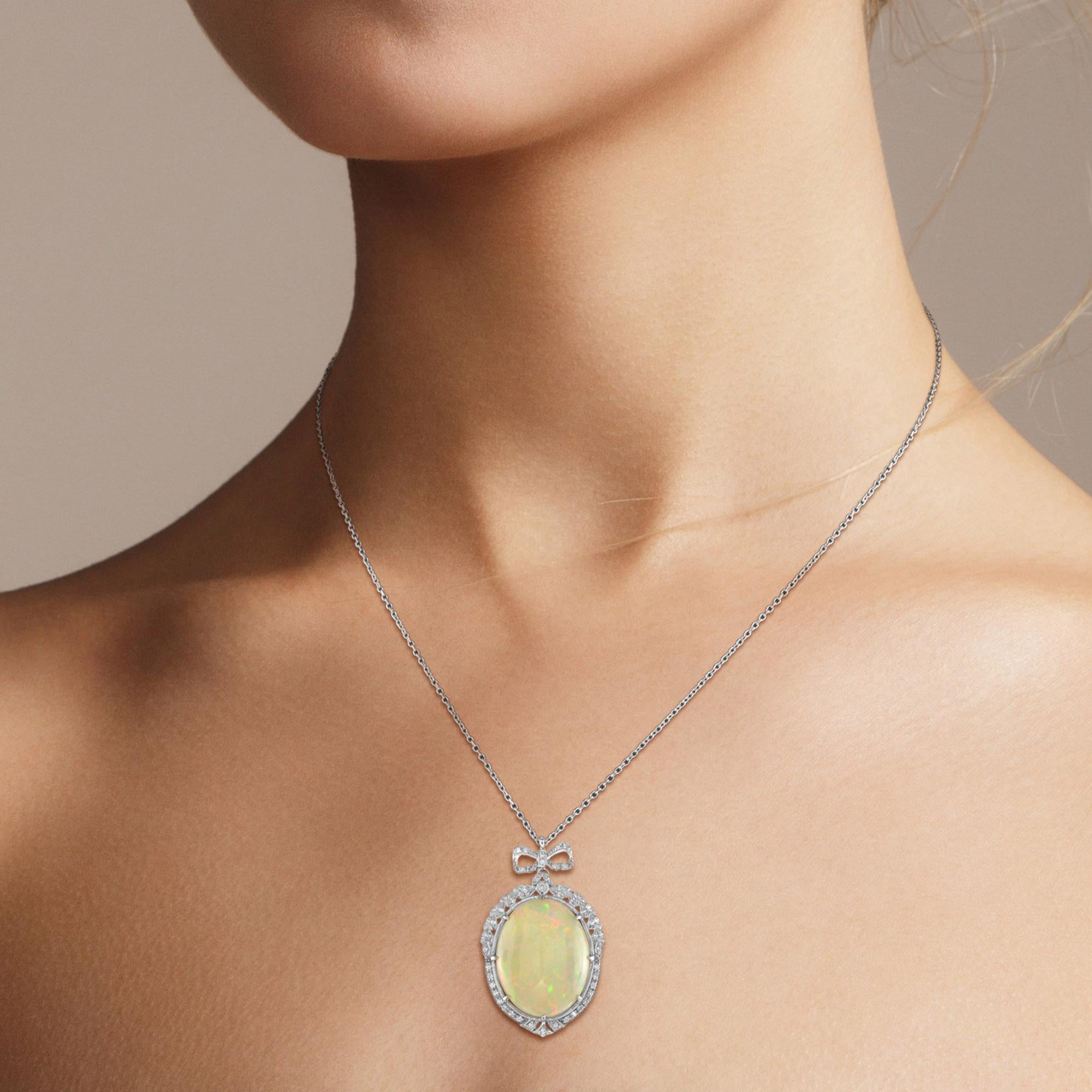 Taille ovale Collier Vintage en or blanc 18K de style Edwardien 15.39 Opale Ethiopienne et Diamant en vente