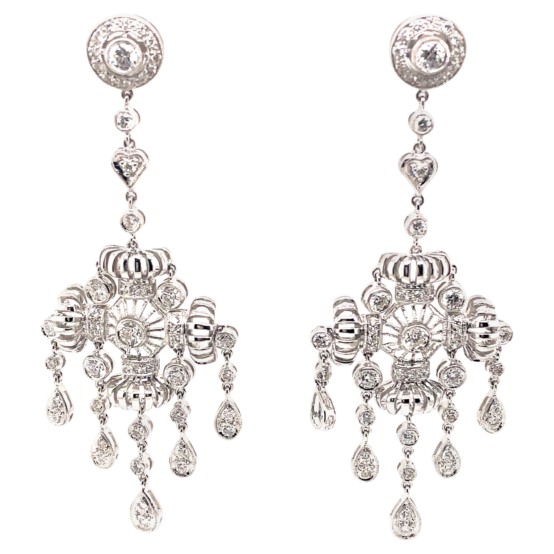 Boucles d'oreilles chandelier de style édouardien en or blanc 18 carats avec diamants de 2,88 carats