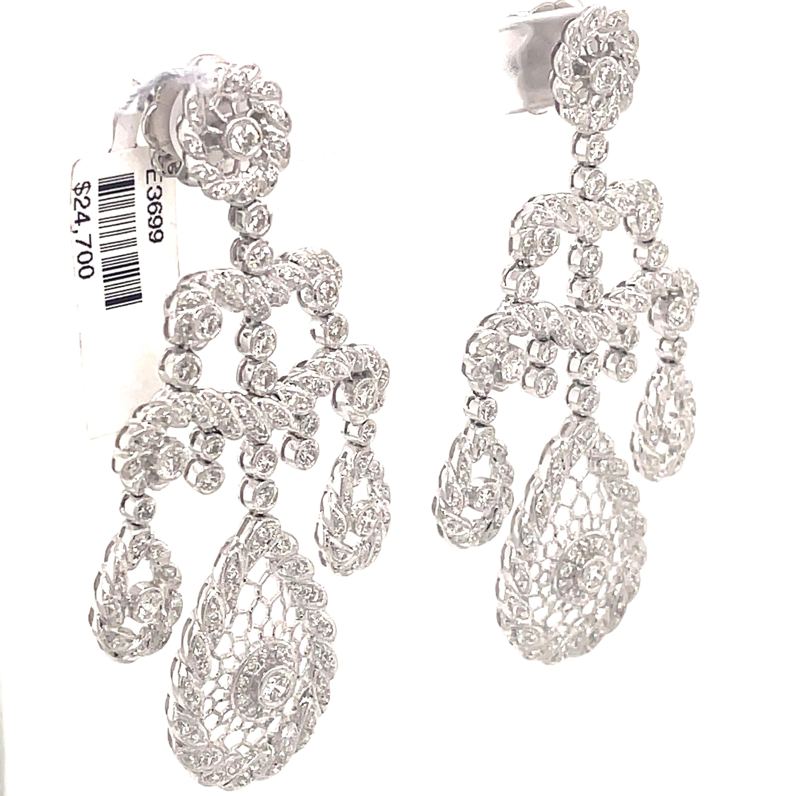 Kronleuchter-Ohrringe im edwardianischen Stil mit 3,06 Karat runden Diamanten 18k Weißgold (Edwardian) im Angebot