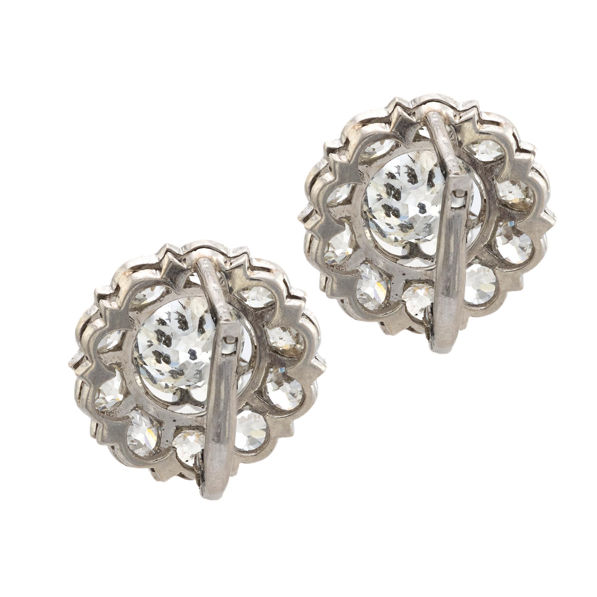 Édouardien Boucles d'oreilles de style édouardien en platine avec diamants de 4,80 carats en vente