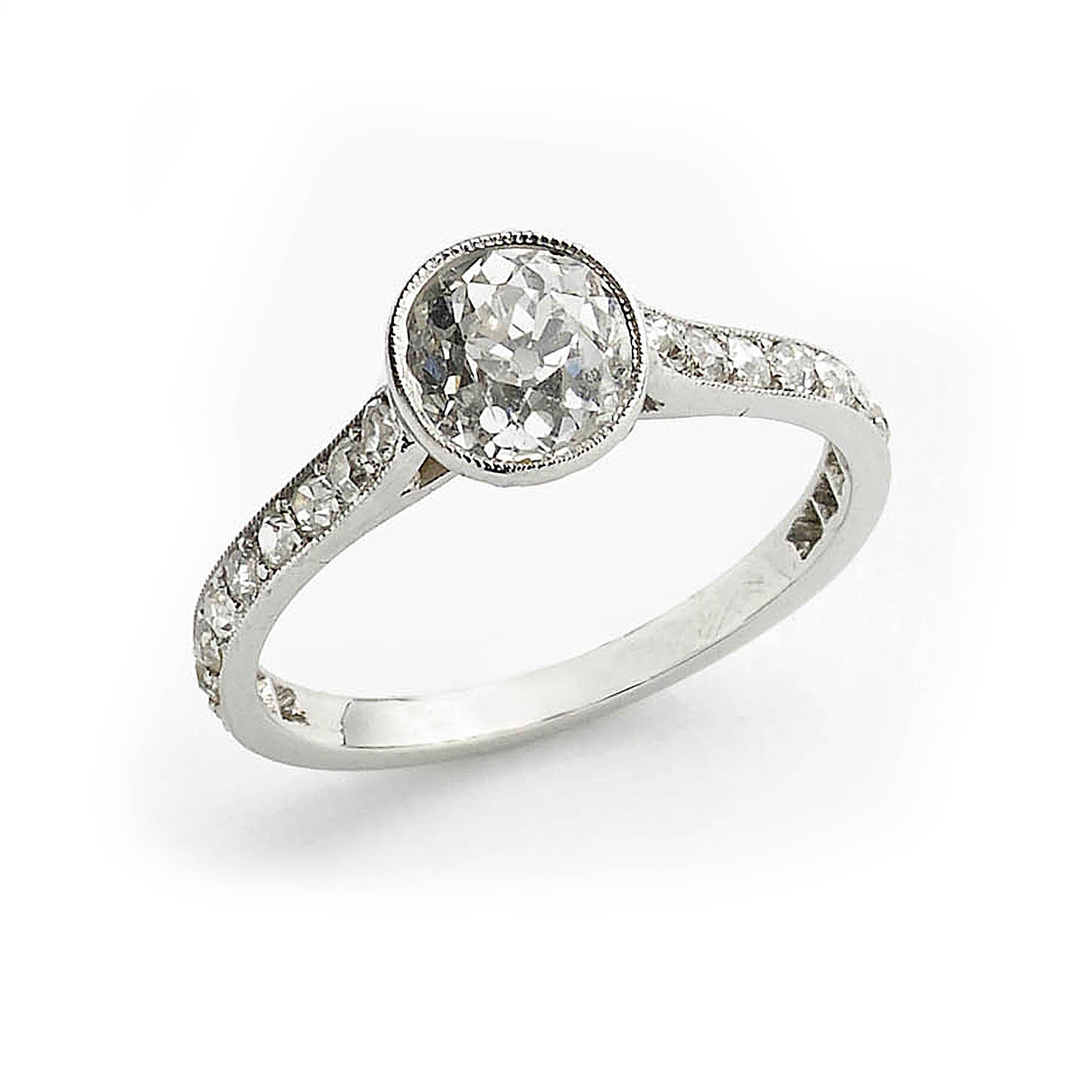 Edoardiano Anello in platino e diamanti taglio cuscino in stile edoardiano, 1,20 carati in vendita