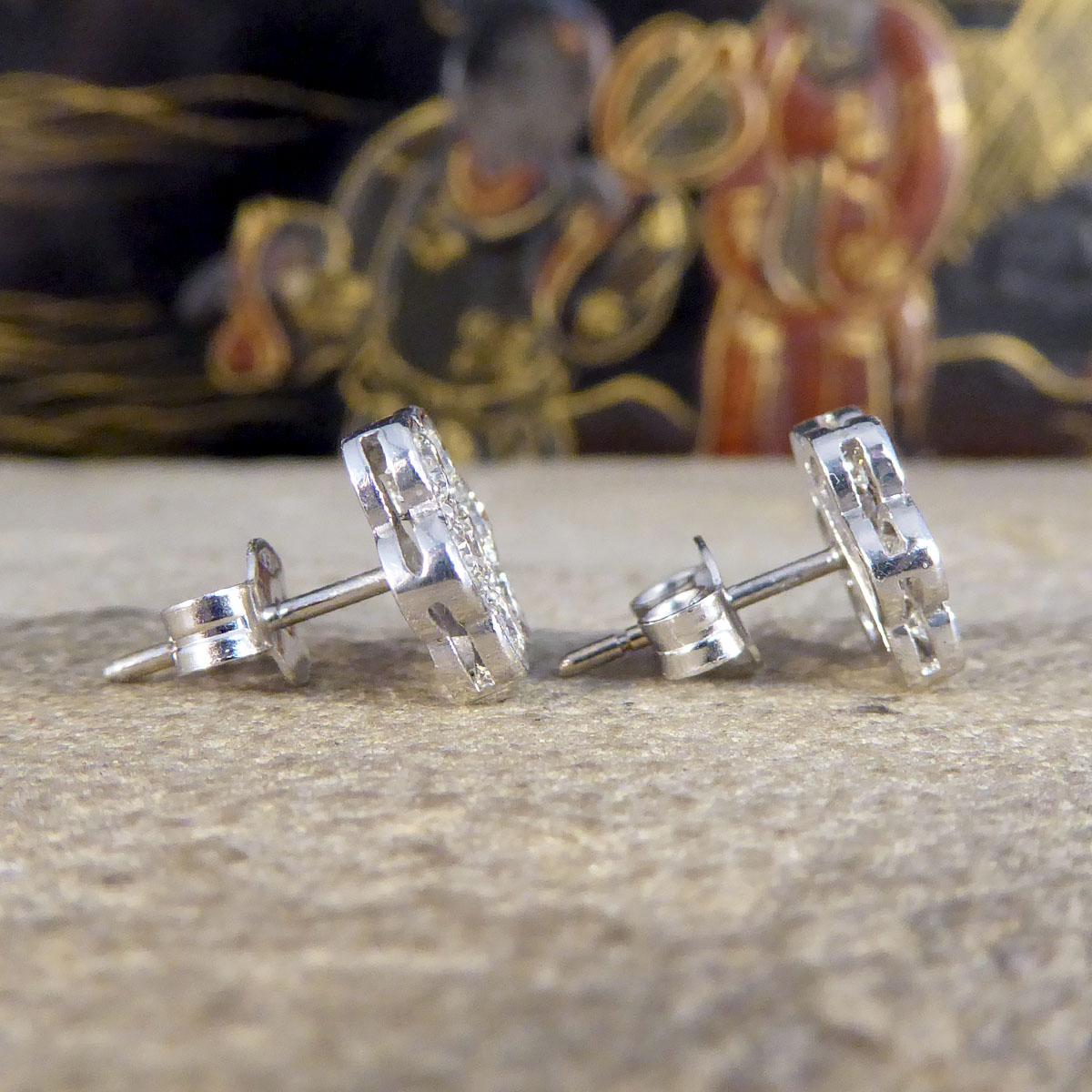Edwardian Style Daisy Cluster Diamond Earrings in 18 Carat White Gold In Excellent Condition For Sale In Yorkshire, West Yorkshire
