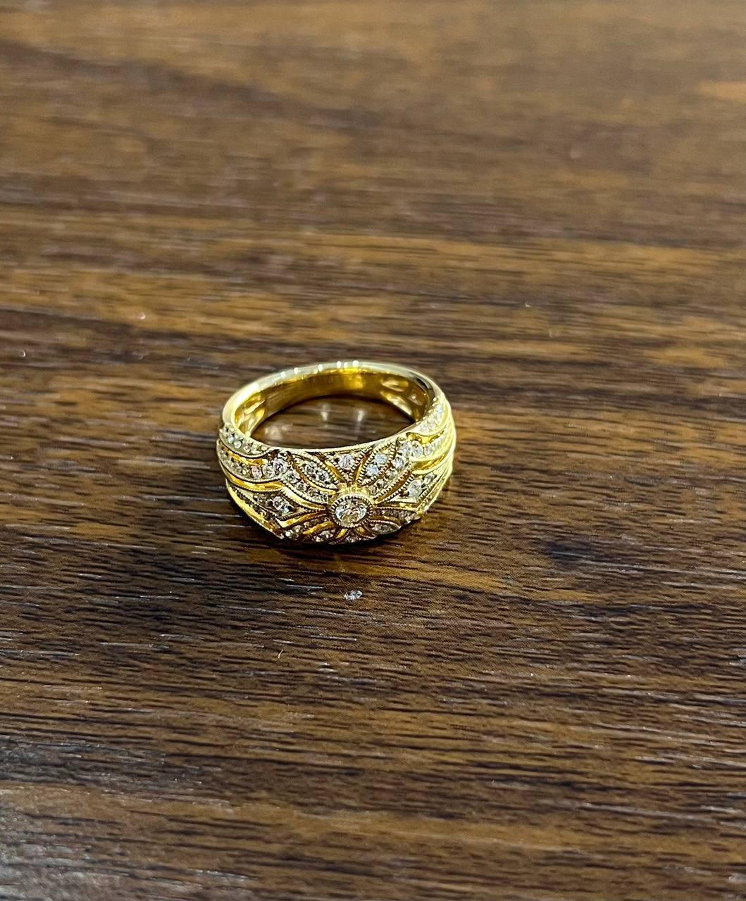 Edwardian Style Diamond Bezel Filigree 14K Yellow Gold Vintage Details Band Ring For Sale 1