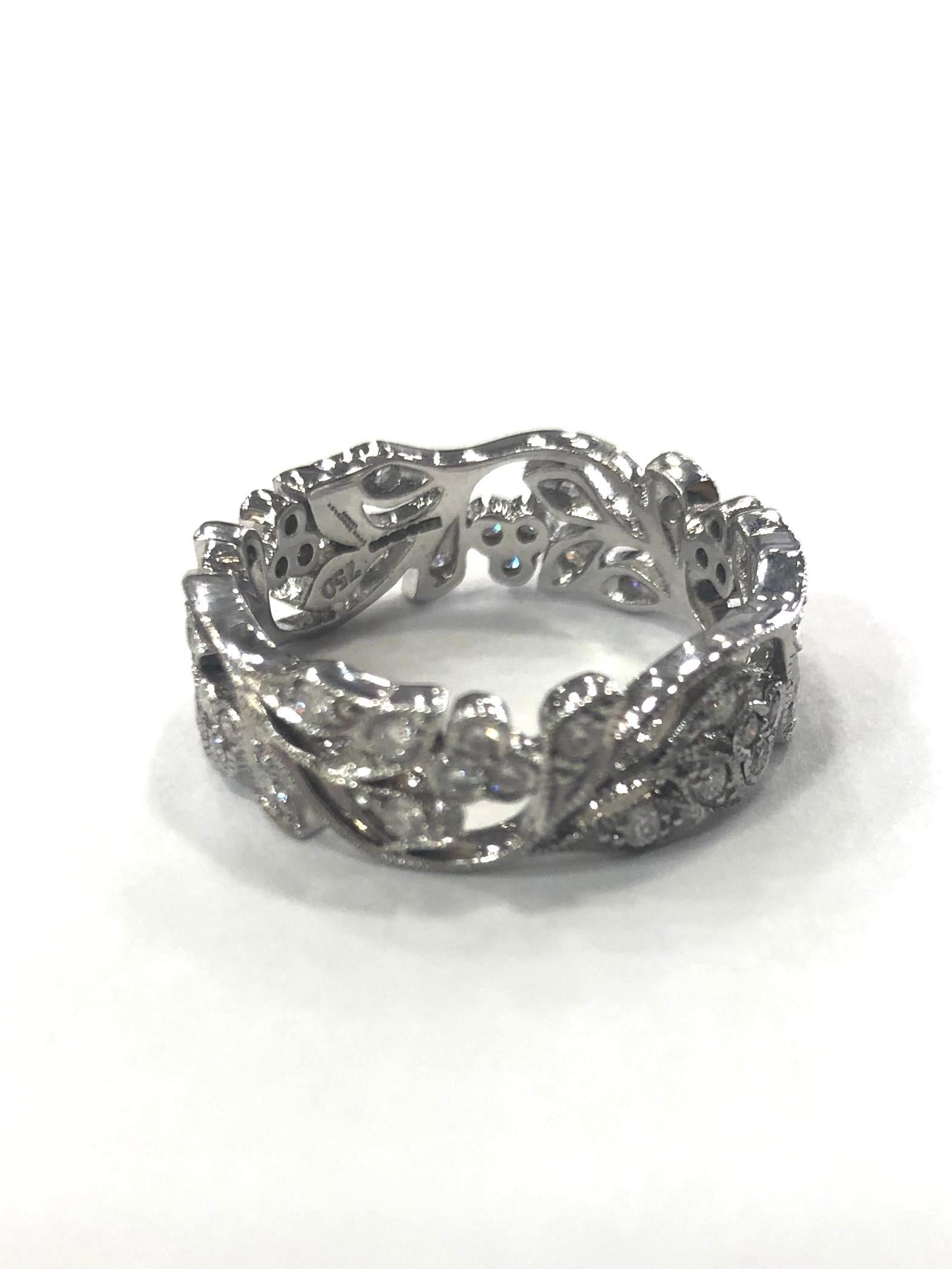 Edwardian Style Diamond Set Floral Design Band Ring 18 Carat White Gold In New Condition For Sale In Oxted, Surrey