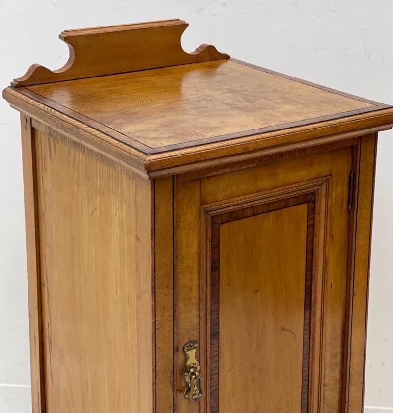 Late 20th Century Edwardian Style End Table UK Import For Sale