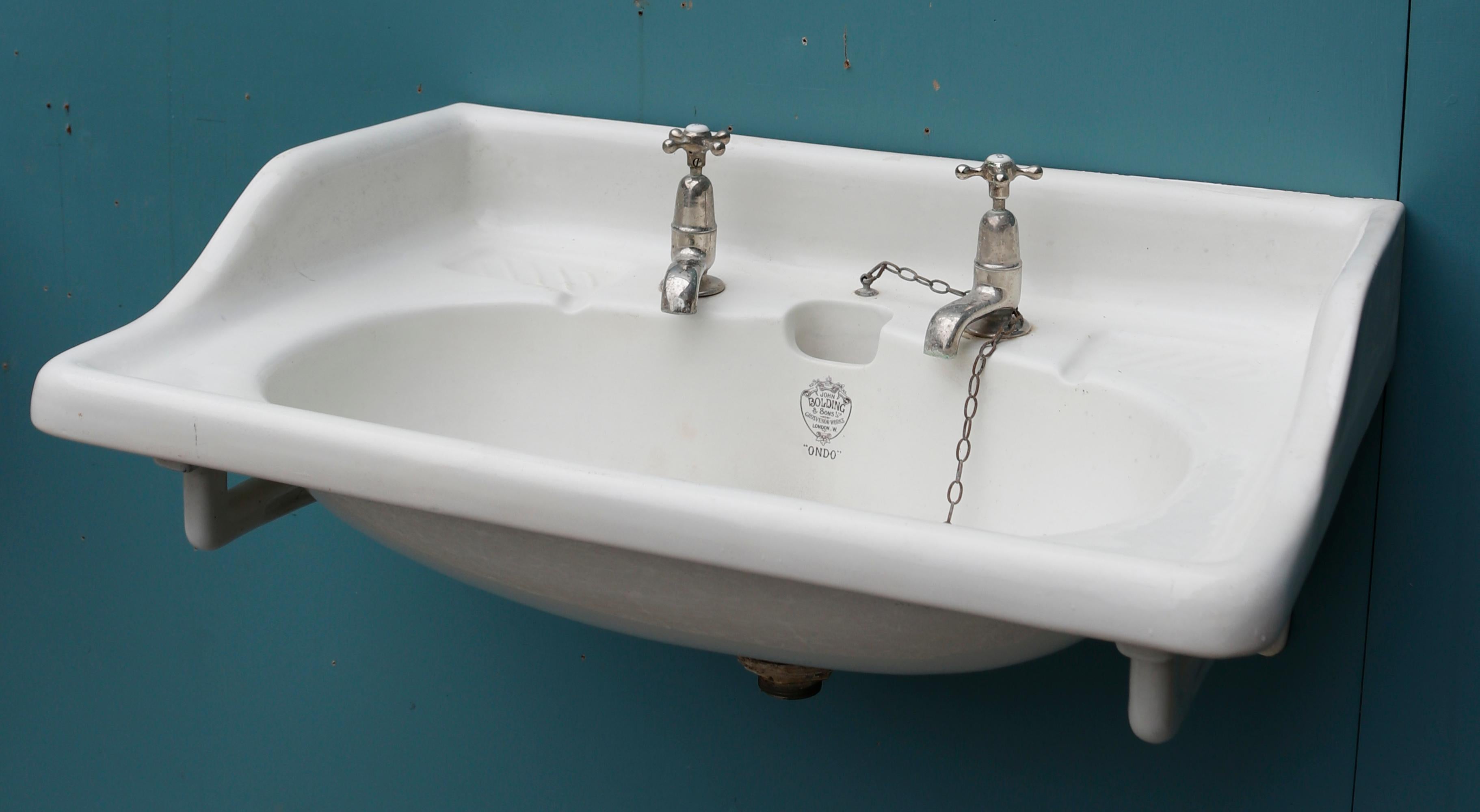 Edwardian Style John Bolding ‘Ondo’ Wash Basin In Good Condition For Sale In Wormelow, Herefordshire