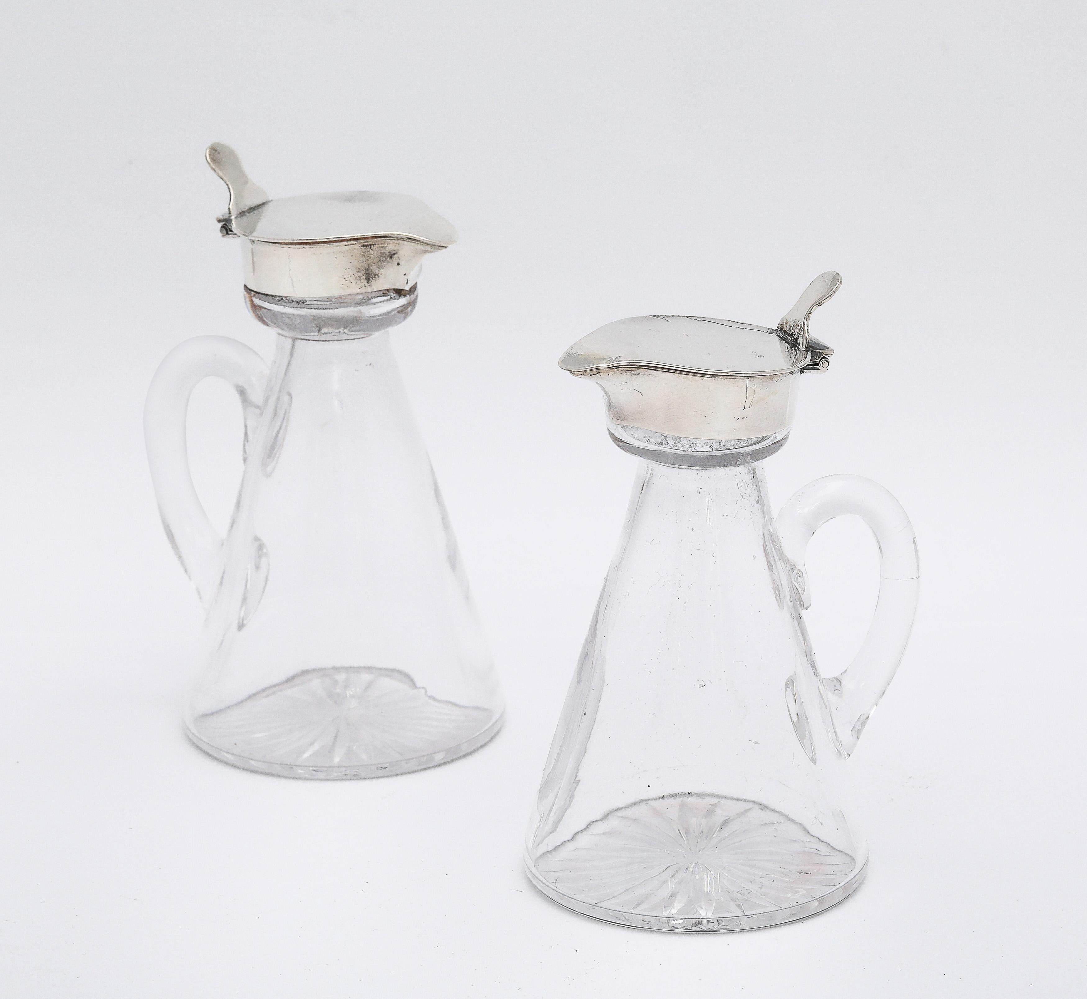 American Edwardian Style Pair of Hand-Blown Sterling Silver-Mounted Whiskey Noggins/Tots For Sale
