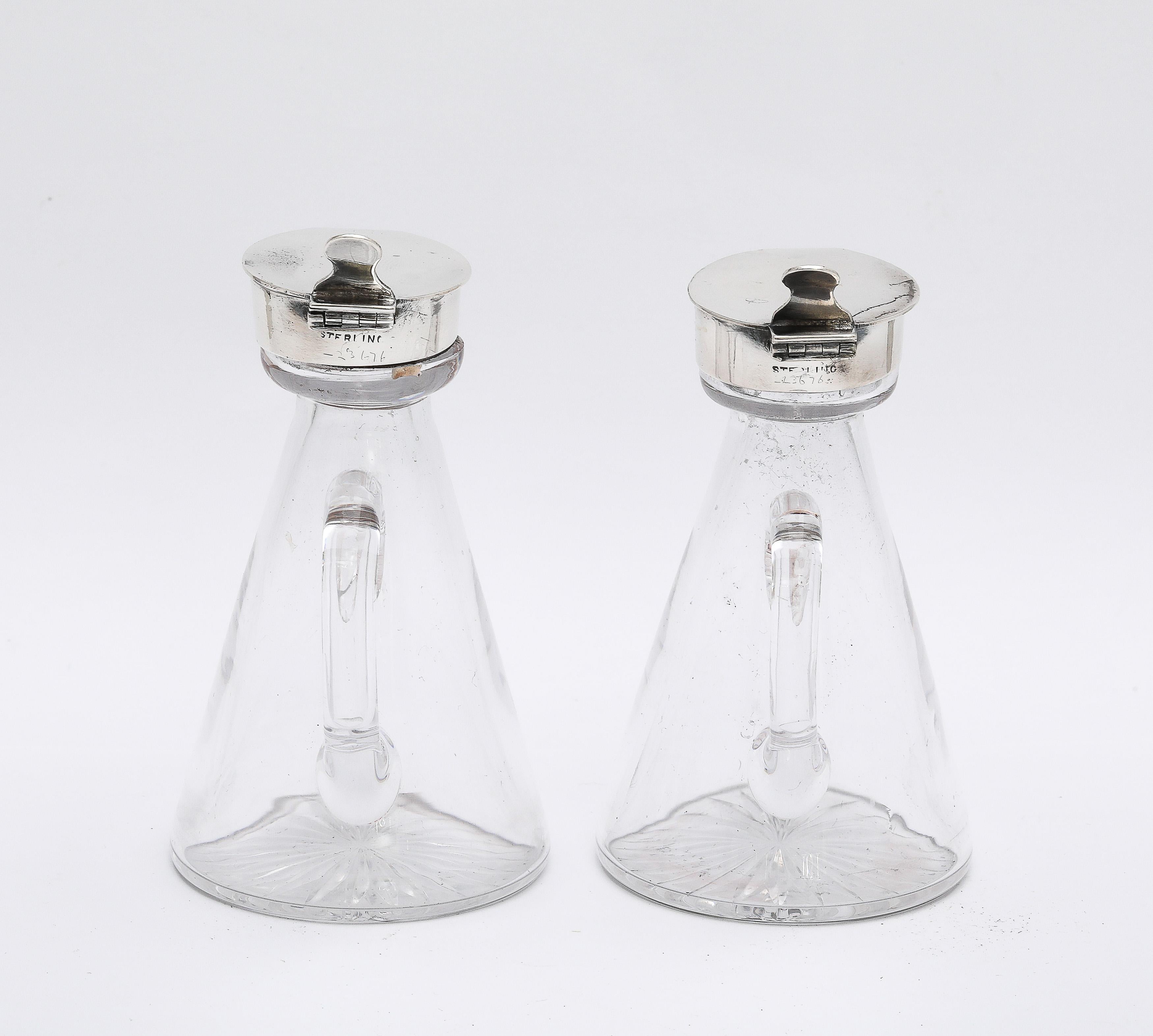 Mid-20th Century Edwardian Style Pair of Hand-Blown Sterling Silver-Mounted Whiskey Noggins/Tots For Sale
