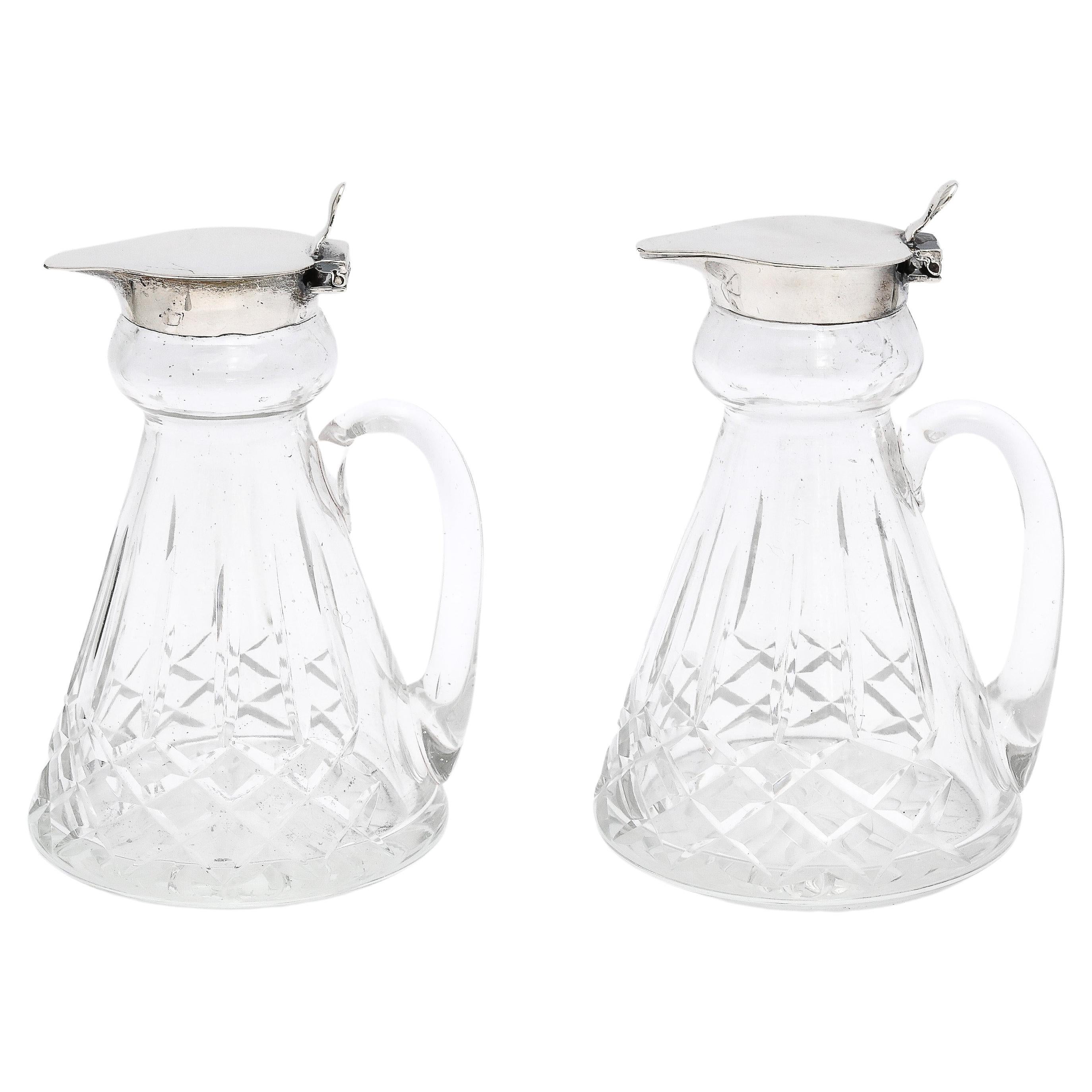 Pareja de Whisky Tots/Noggins Soplados a Mano y Montados en Plata de Ley de Estilo Eduardiano en venta