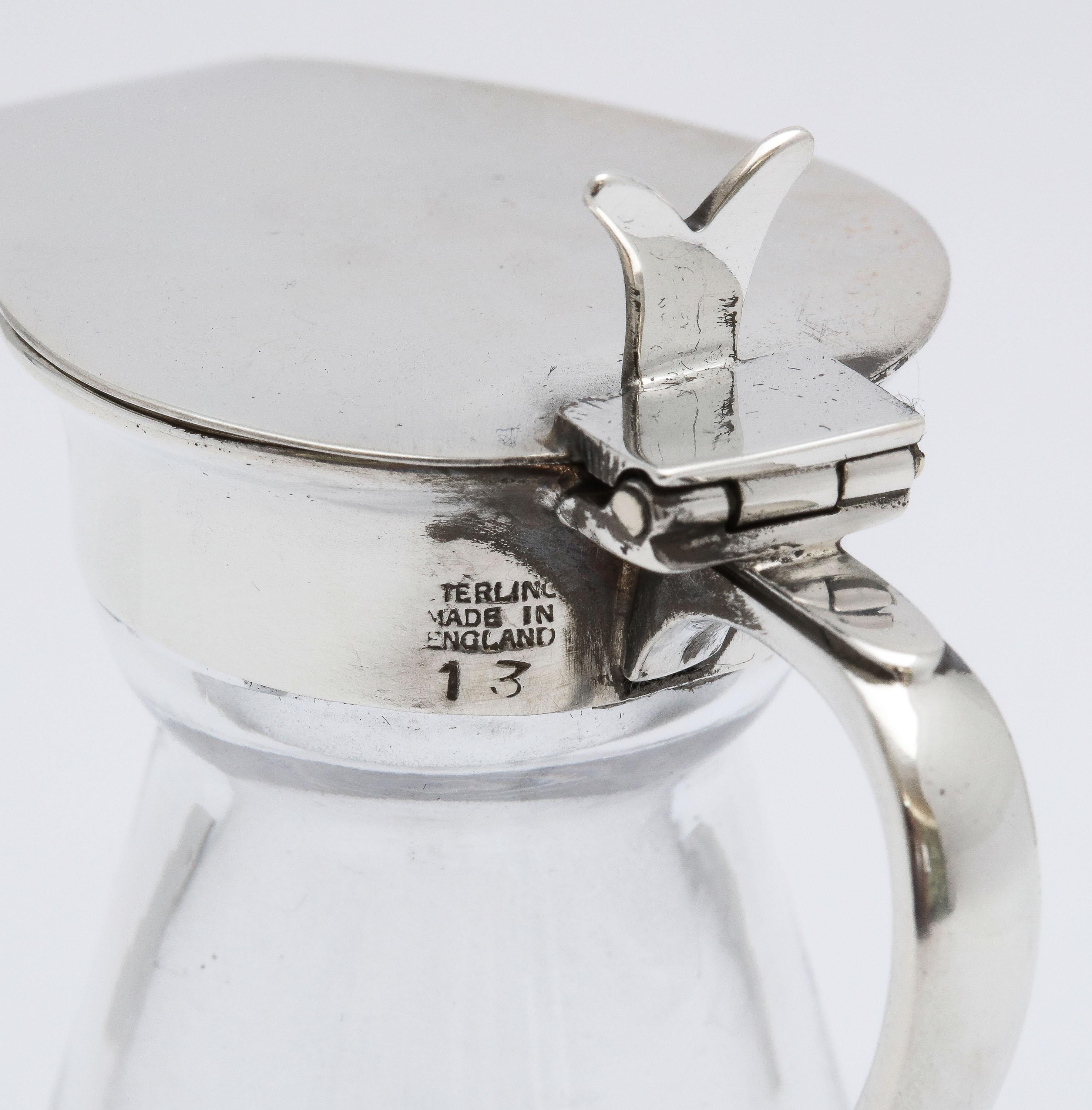 Edwardian-Style Sterling Silver-Mounted Whiskey Tot With Hinged lid For Sale 5