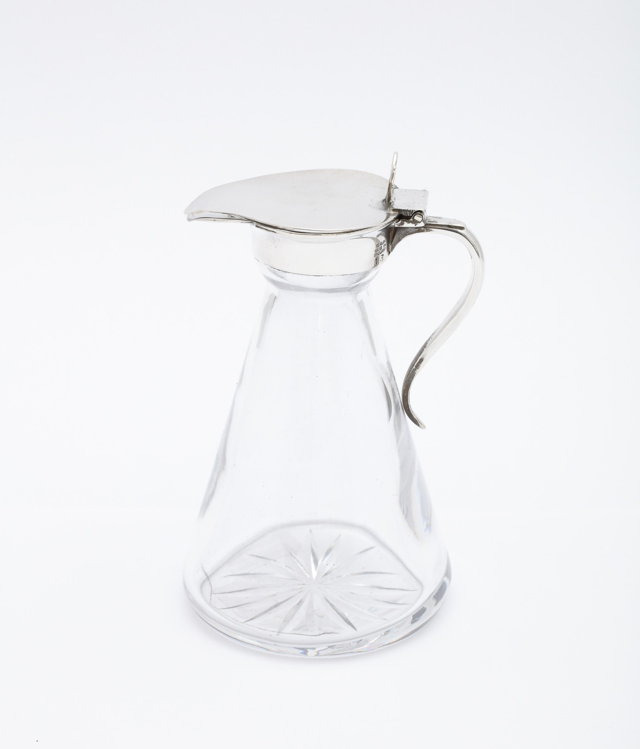 English Edwardian-Style Sterling Silver-Mounted Whiskey Tot With Hinged lid For Sale