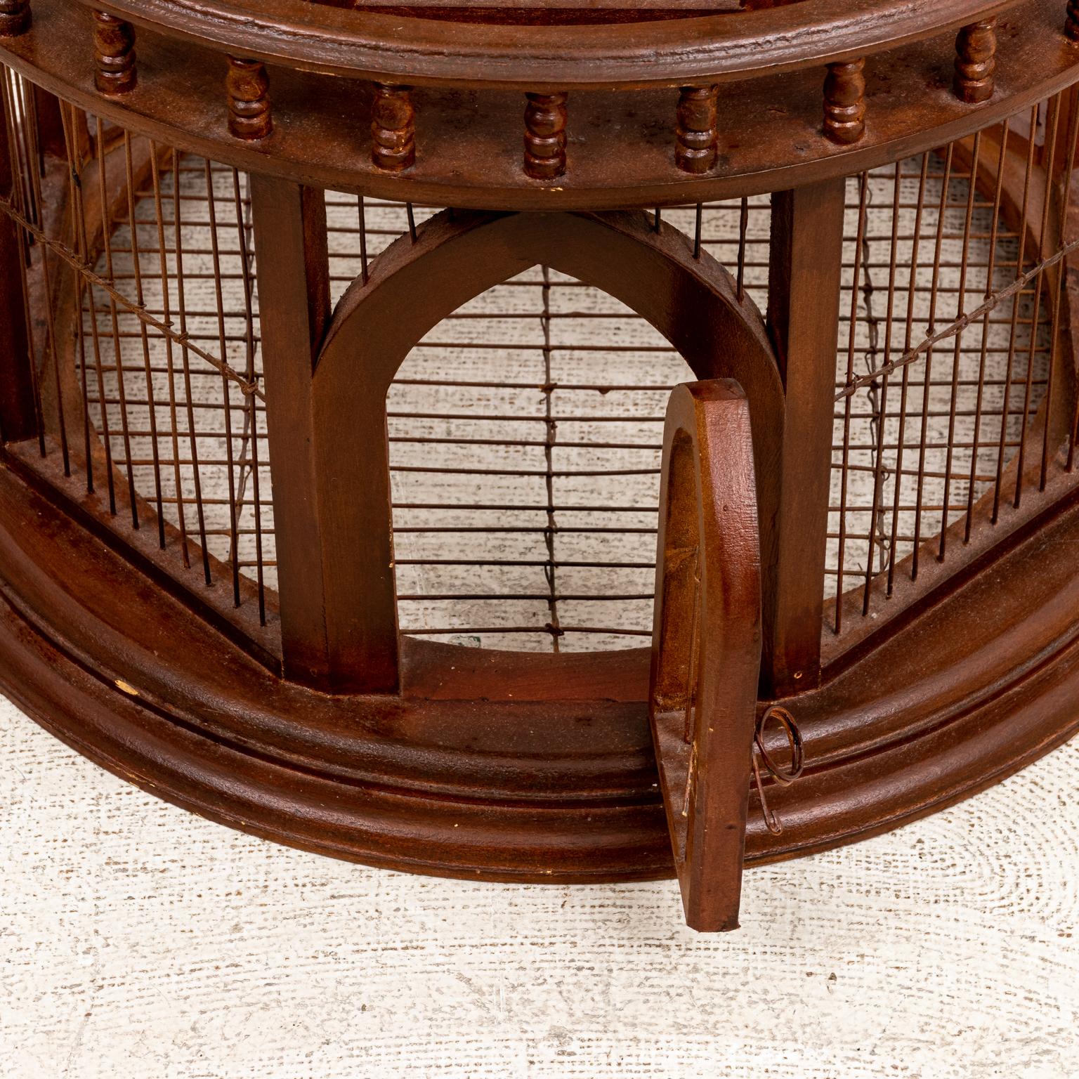 Edwardian Style Wood Birdcage In Good Condition In Stamford, CT