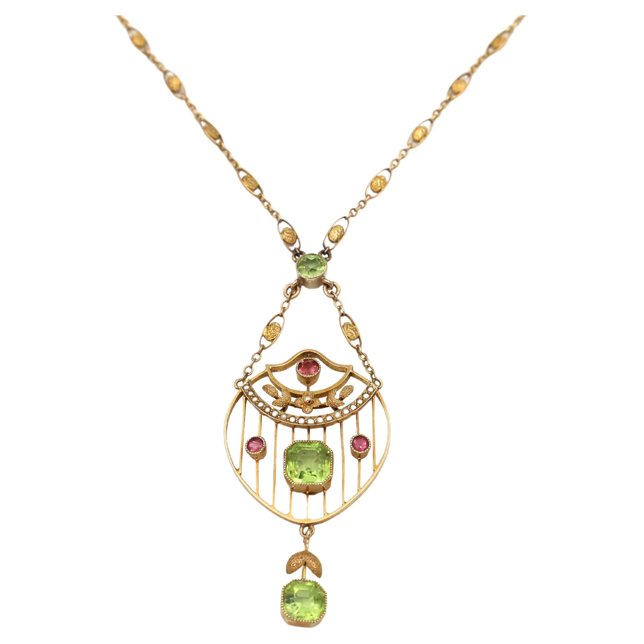 Edwardian Suffragette Peridot, Pearl and Amethyst Necklace in 15kt Yellow Gold