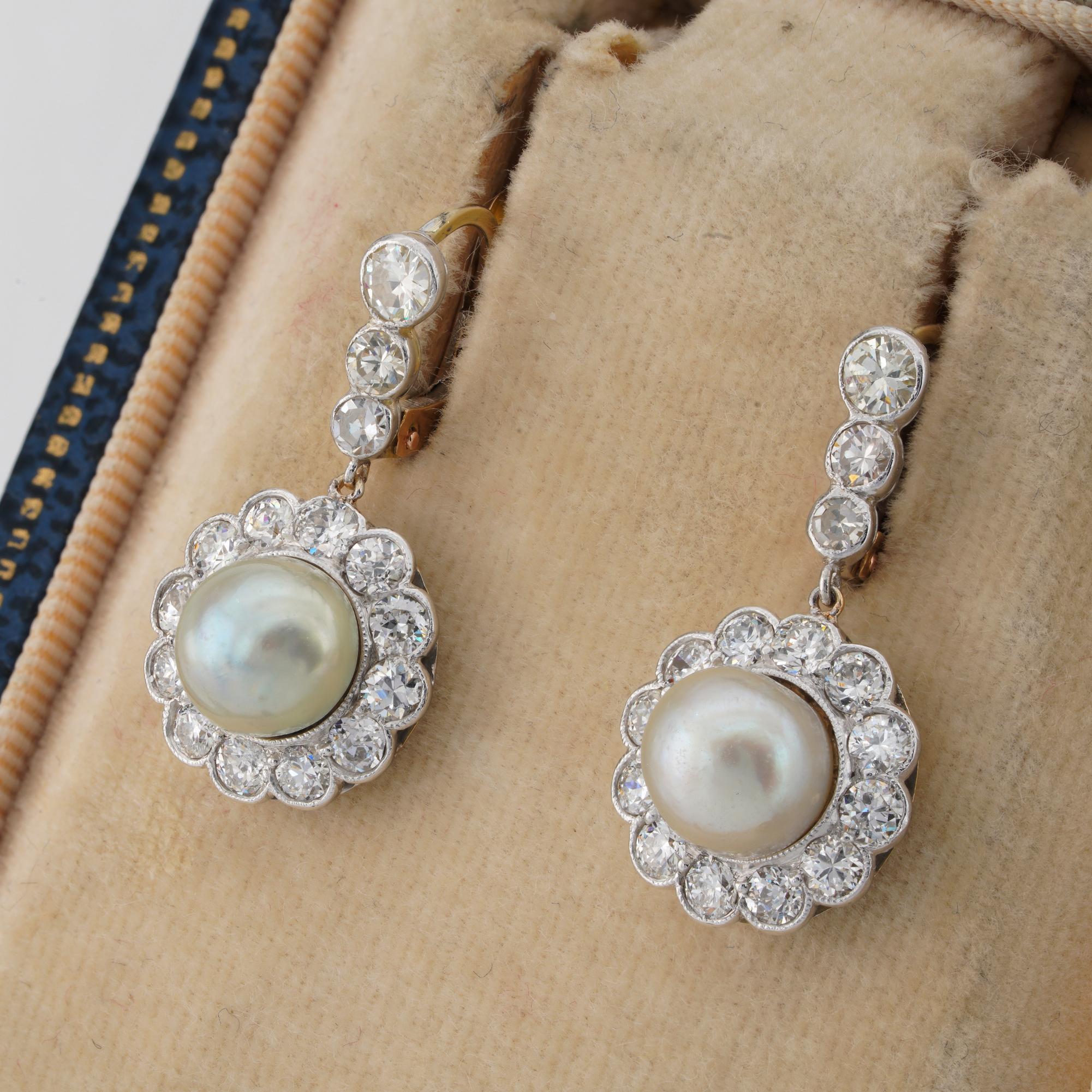 Edwardian Sweet 2.50 Ct Diamond 7.2 mm. Pearl Drop earrings  In Good Condition For Sale In Napoli, IT