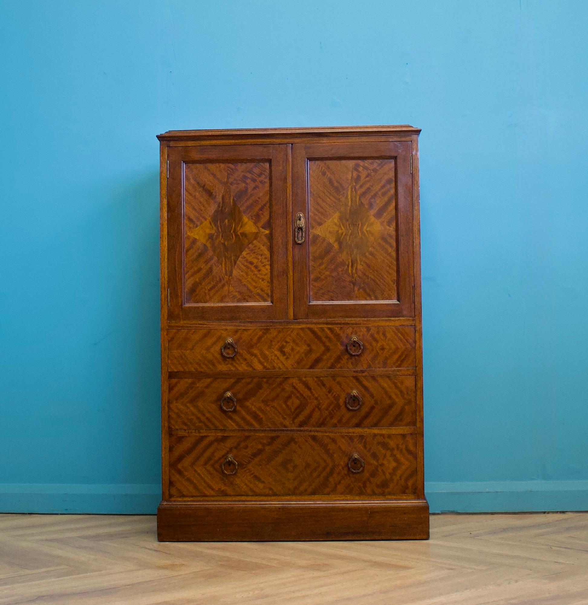 Tallboy eduardiano / Prensa de armario de lino, década de 1910 Británico en venta