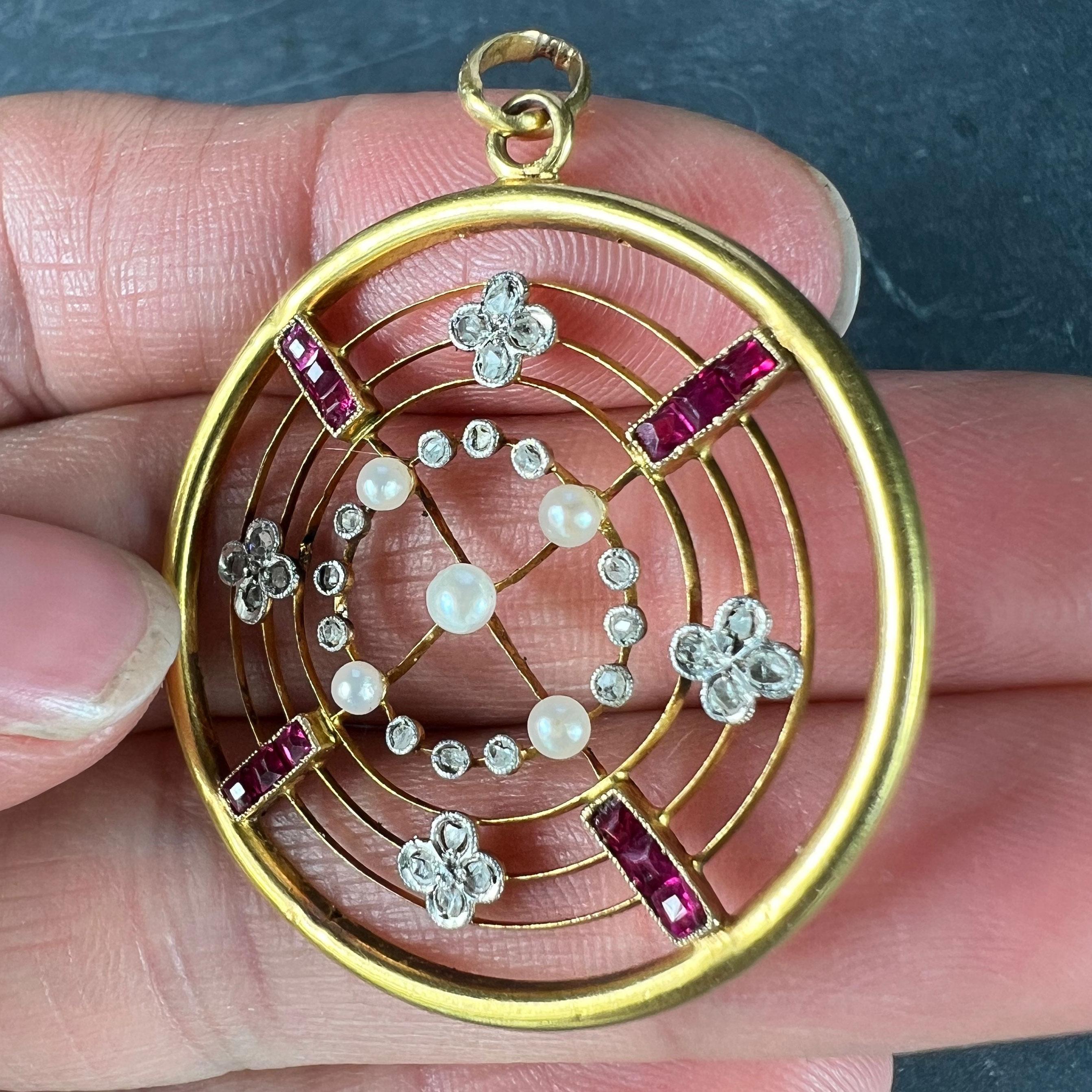 Pendentif Edwardian Target en or jaune 18K avec diamant, perle et rubis Pour femmes en vente