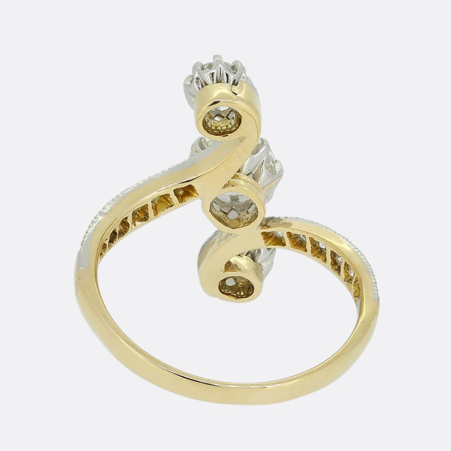 Edwardian Three Stone Diamond Ring In Good Condition For Sale In London, GB