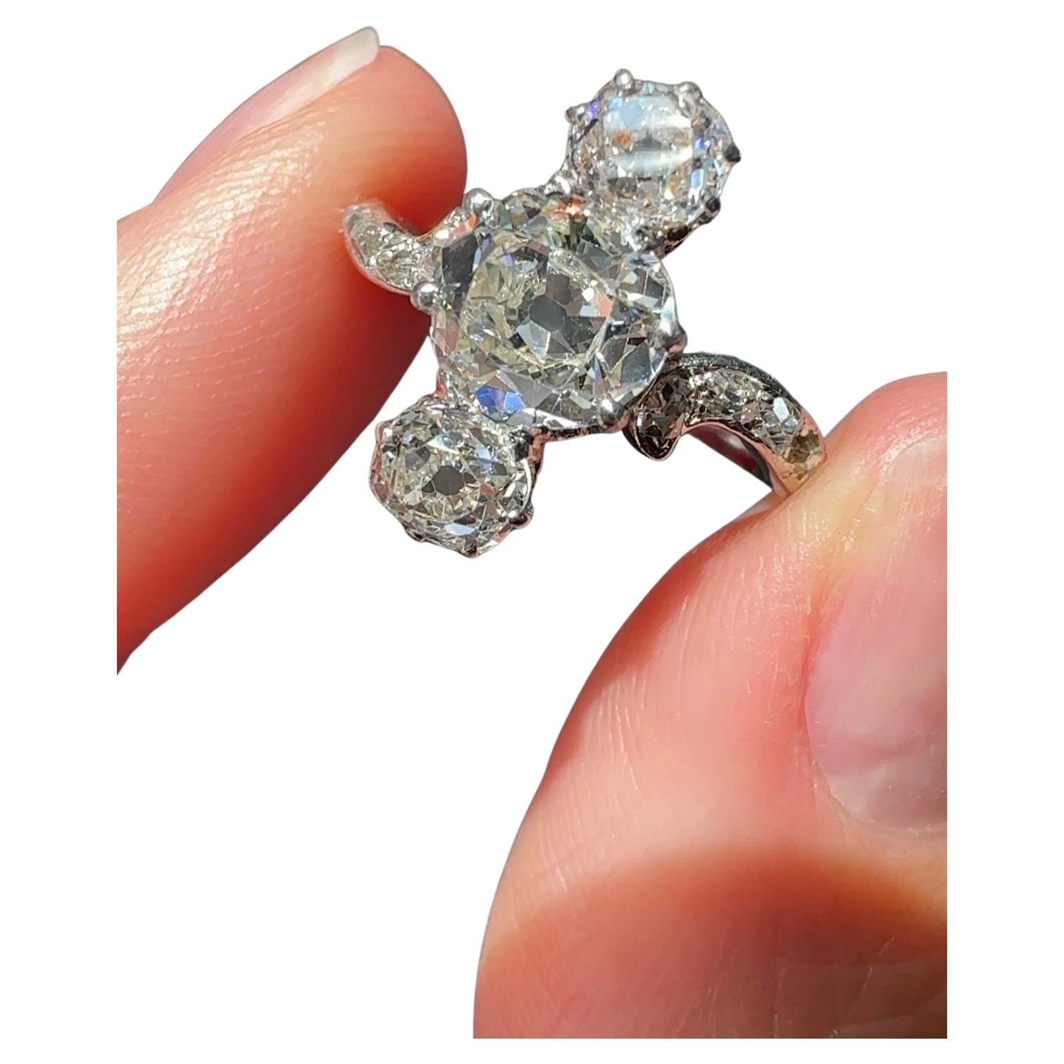 Dreisteiniger edwardianischer Diamantring