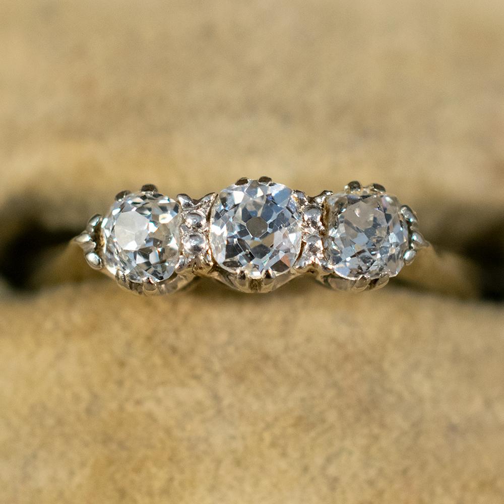 Edwardian Three-Stone Diamond Ring in 18 Carat White Gold and Platinum 5