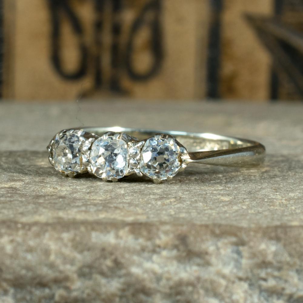 Women's Edwardian Three-Stone Diamond Ring in 18 Carat White Gold and Platinum