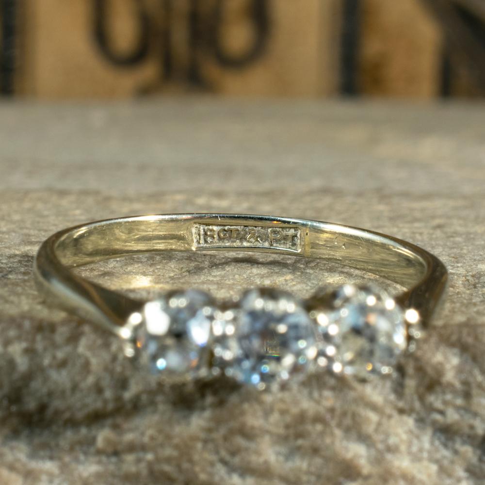 Edwardian Three-Stone Diamond Ring in 18 Carat White Gold and Platinum 1