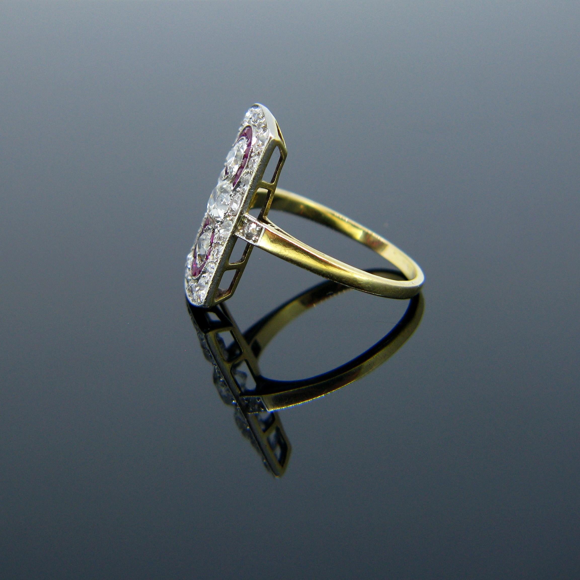Women's or Men's Edwardian Three-Stone Diamonds Rubies Yellow Gold Platinum Target Ring