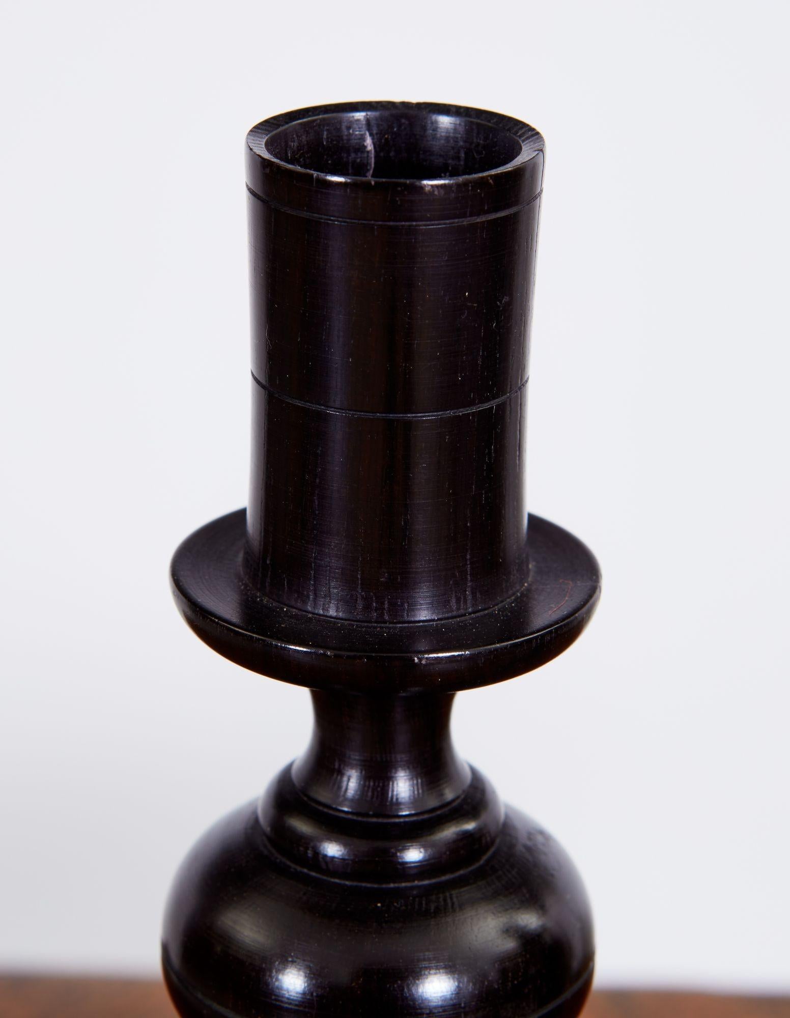 Edwardian Turned Ebony Candlesticks In Good Condition For Sale In Greenwich, CT