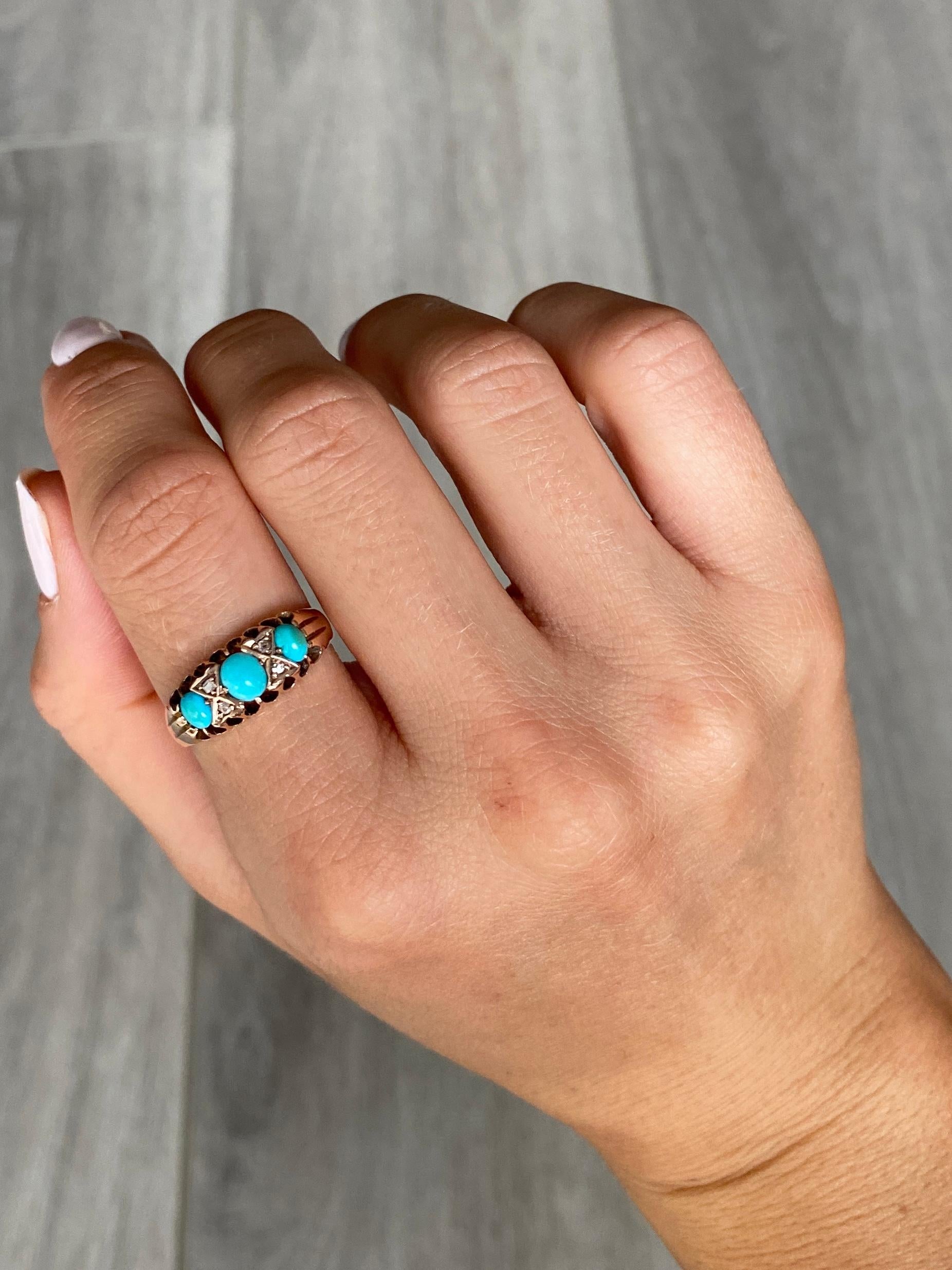 Round Cut Edwardian Turquoise and Diamond 9 Carat Gold Three-Stone Ring