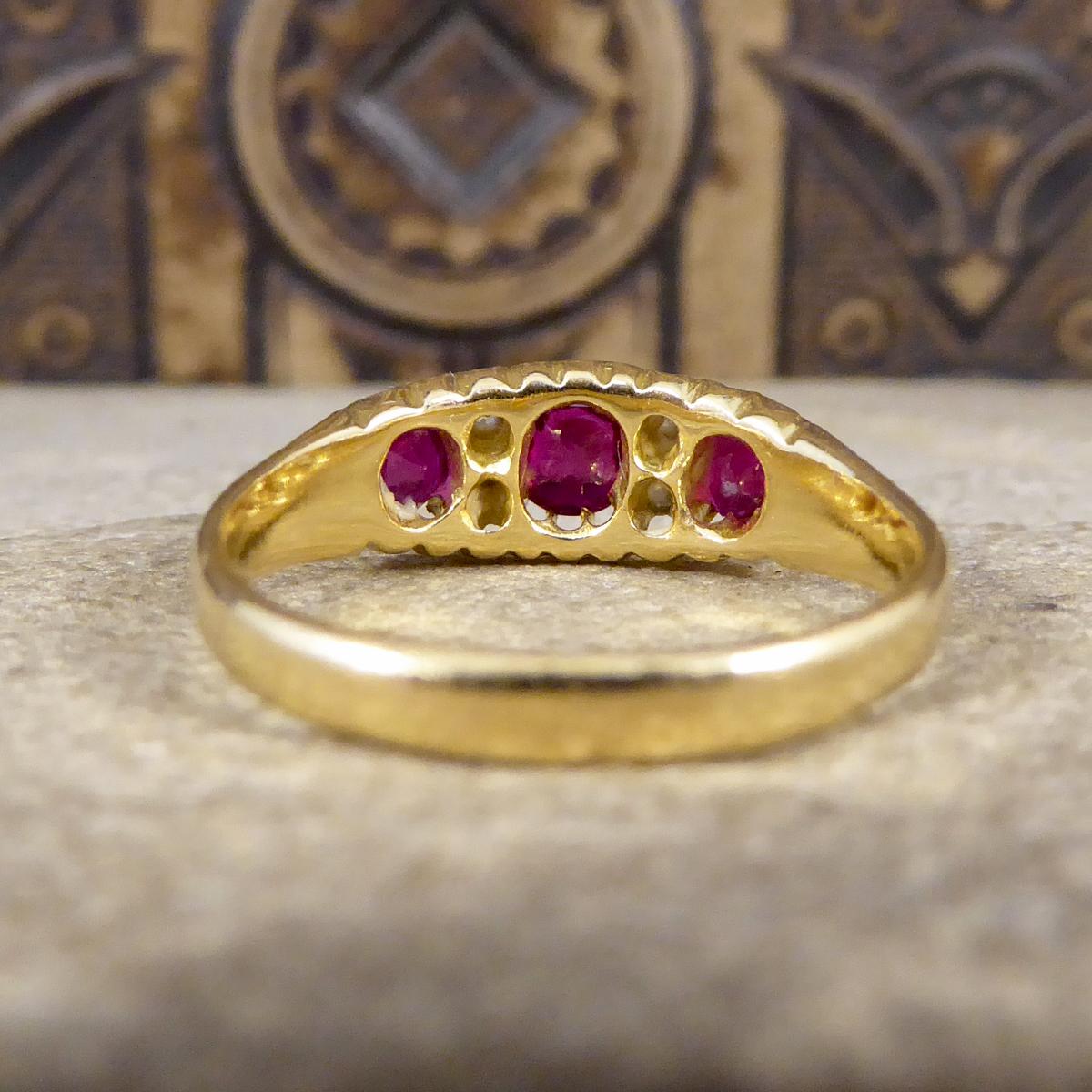 Edwardian Vibrant Colored Ruby and Diamond Ring in 18 Carat Yellow Gold In Good Condition In Yorkshire, West Yorkshire