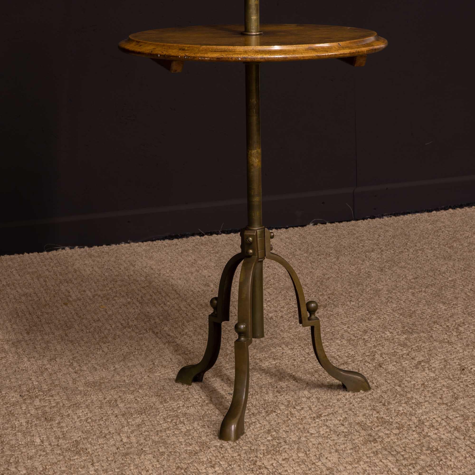 Early 20th Century Edwardian Walnut and Brass Gentlemen's Shaving Stand For Sale