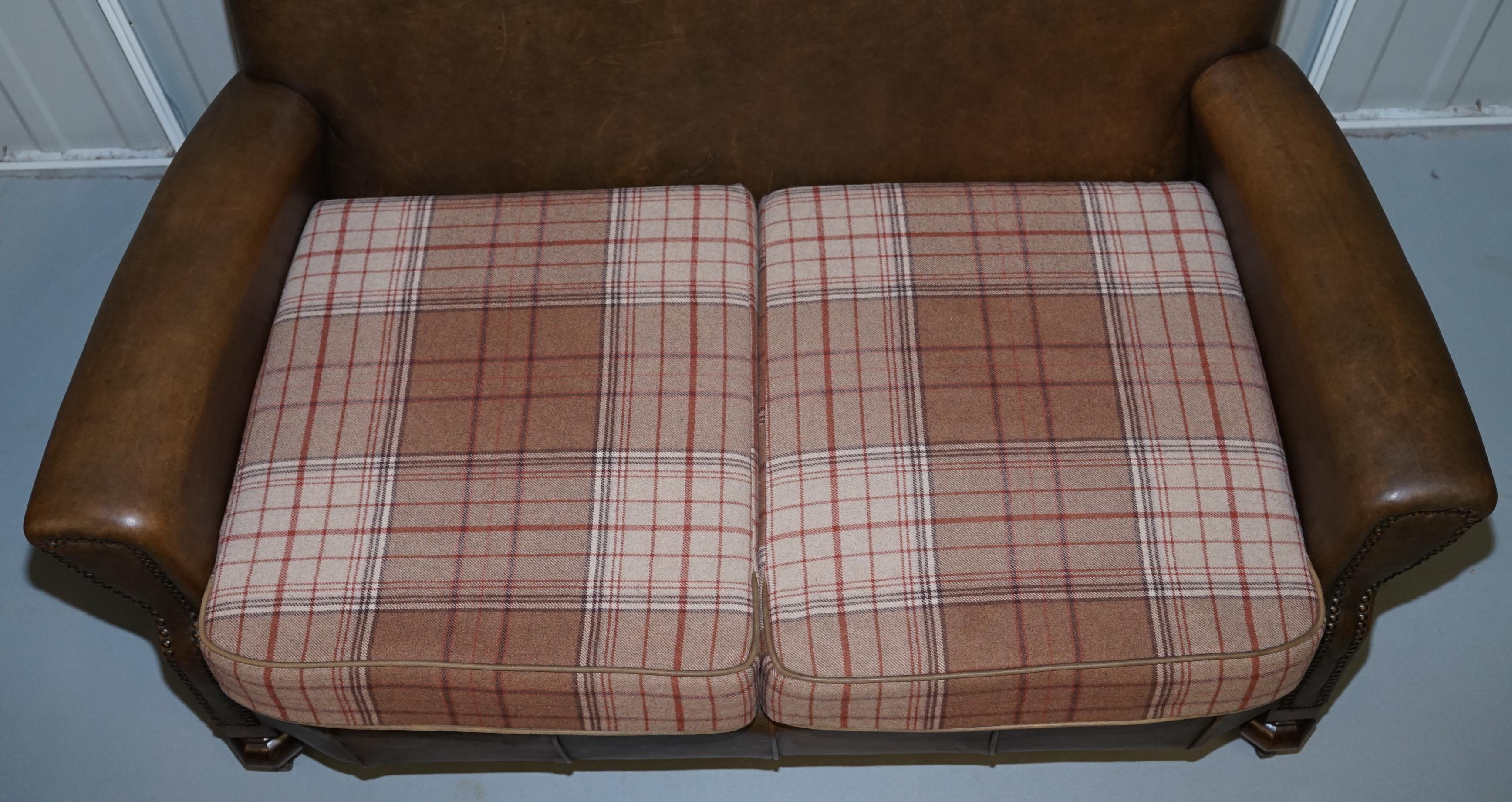 Edwardian Walnut Brown Leather Three-Piece Sofa, Armchairs Suite Tartan Cushions For Sale 1
