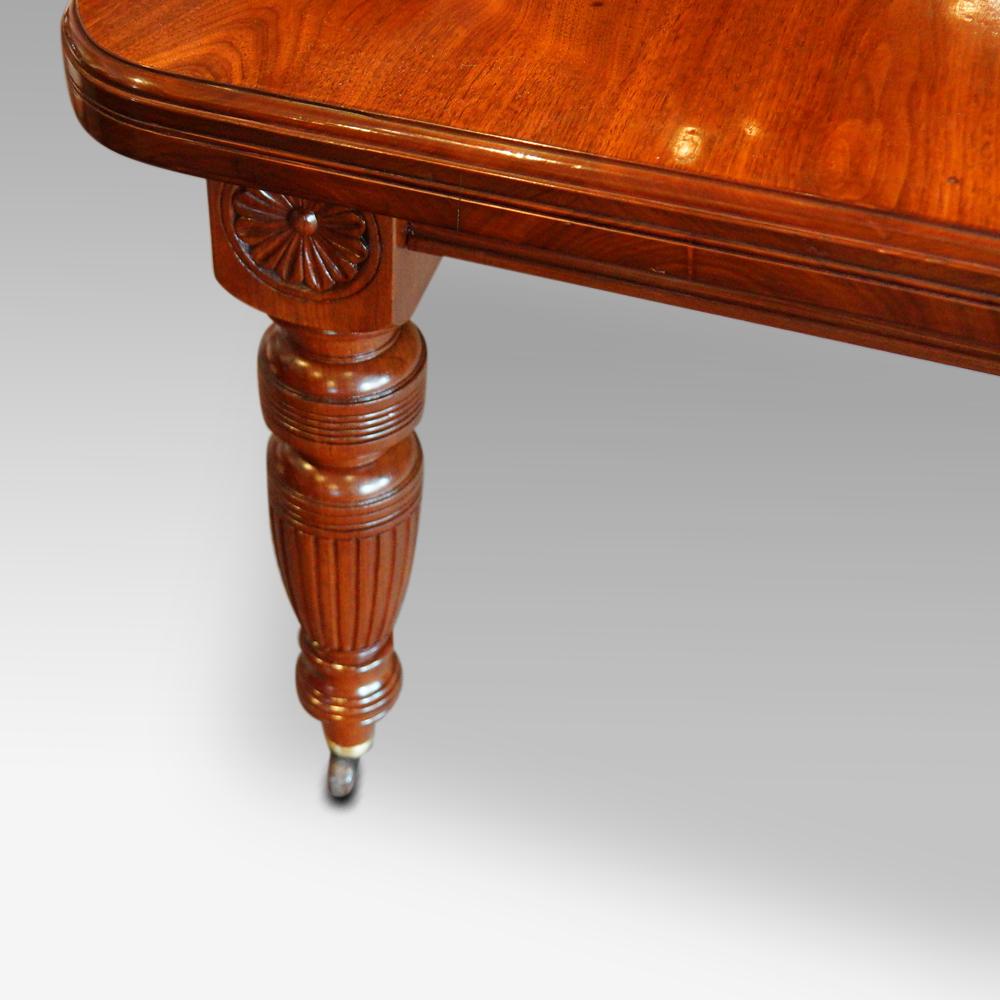 Edwardian Walnut Extending Dining Table For Sale 2
