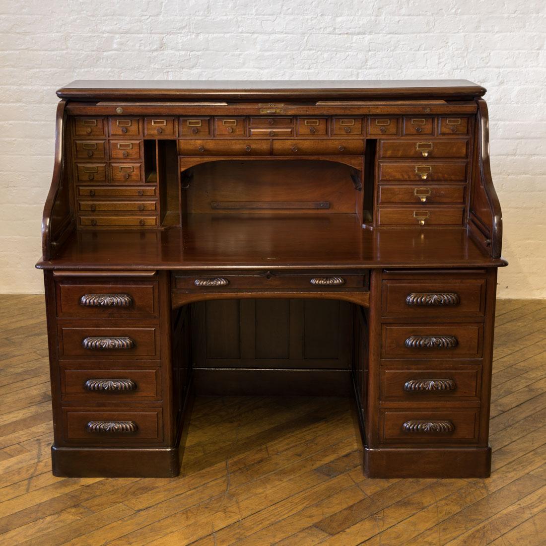 Edwardian Walnut Roll Top Desk In Good Condition In Manchester, GB