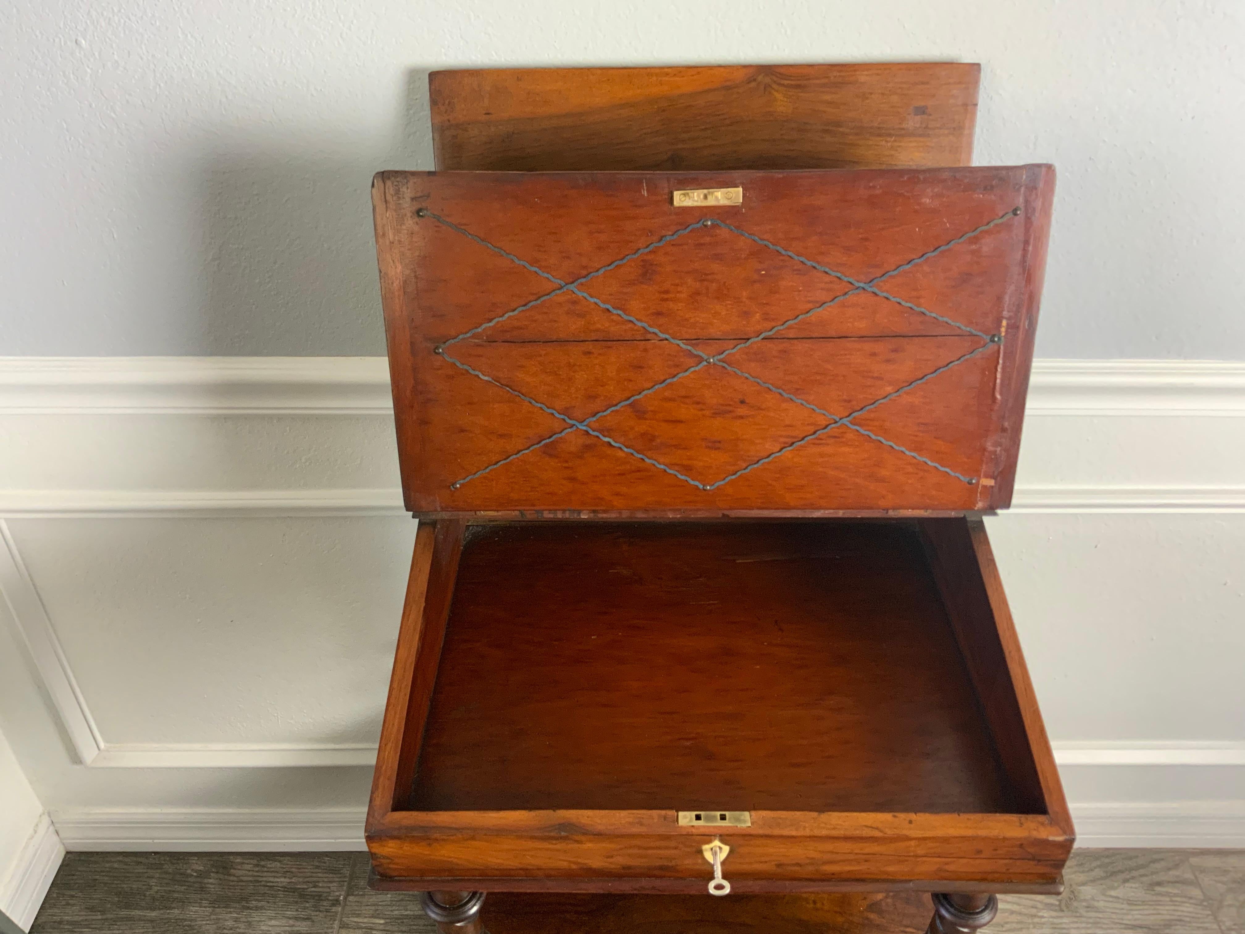 Edwardianischer Walunt Davenport-Schreibtisch im Angebot 4