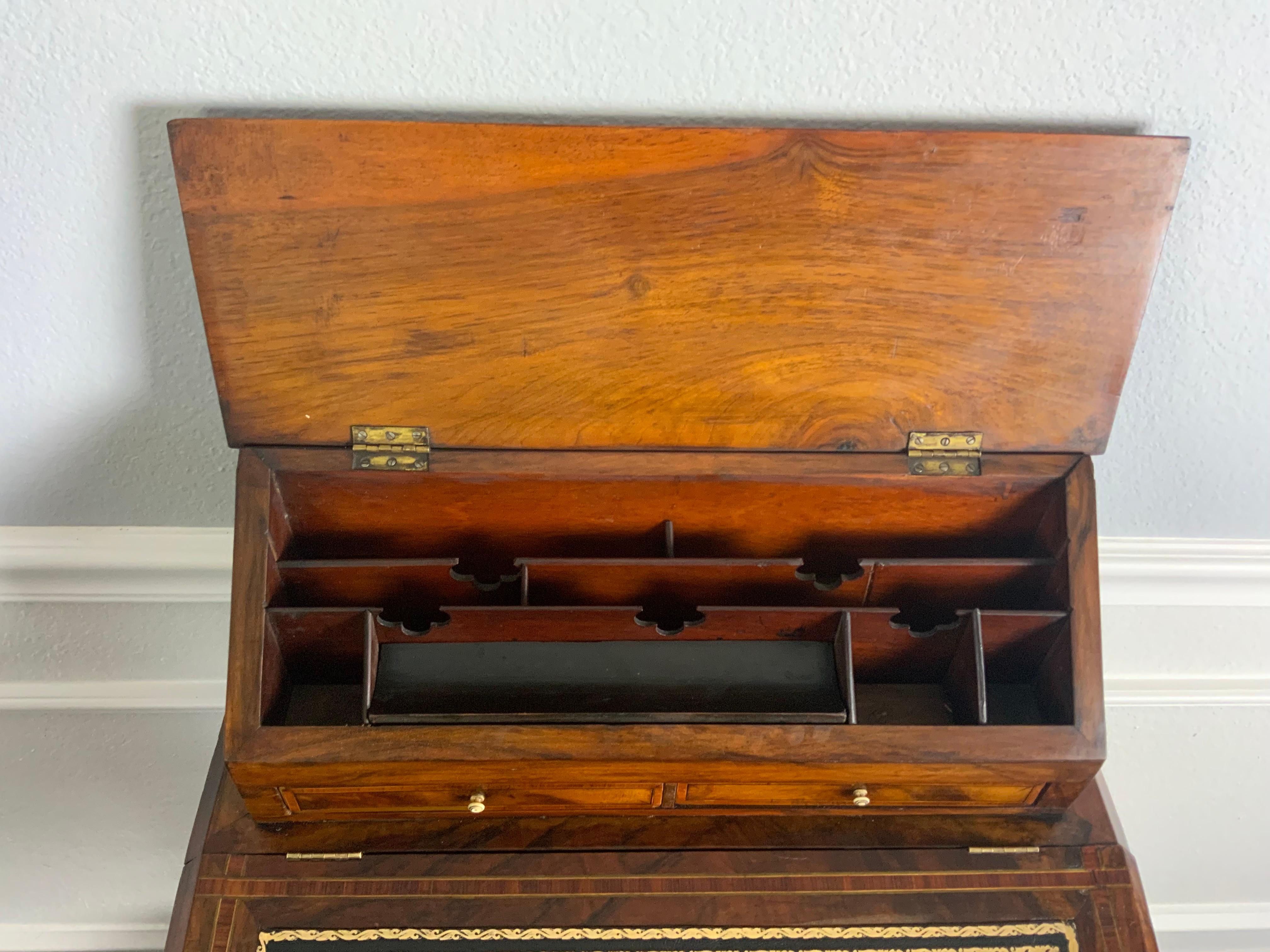 Edwardianischer Walunt Davenport-Schreibtisch im Angebot 5