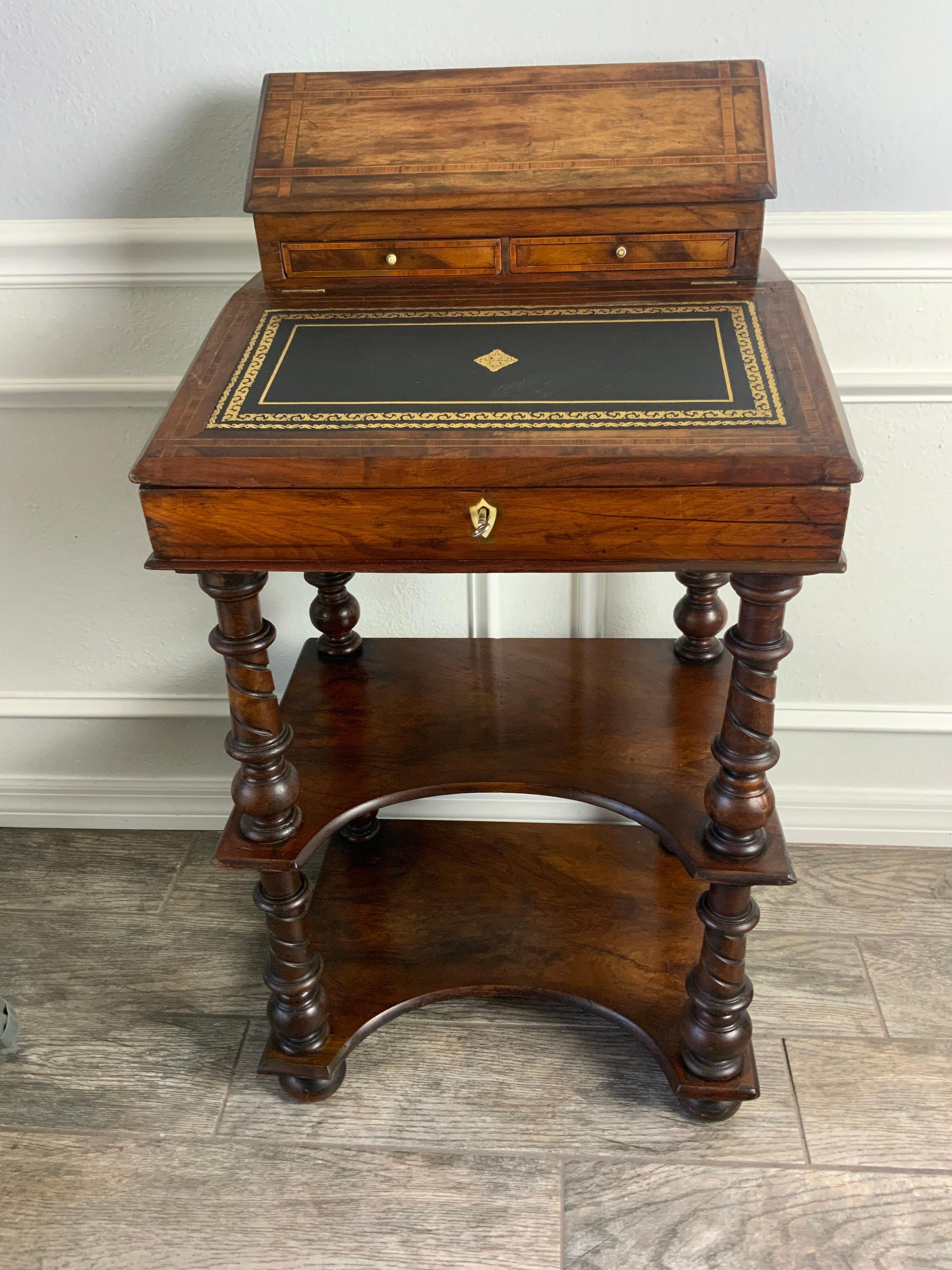 Edwardianischer Walunt Davenport-Schreibtisch im Angebot 9