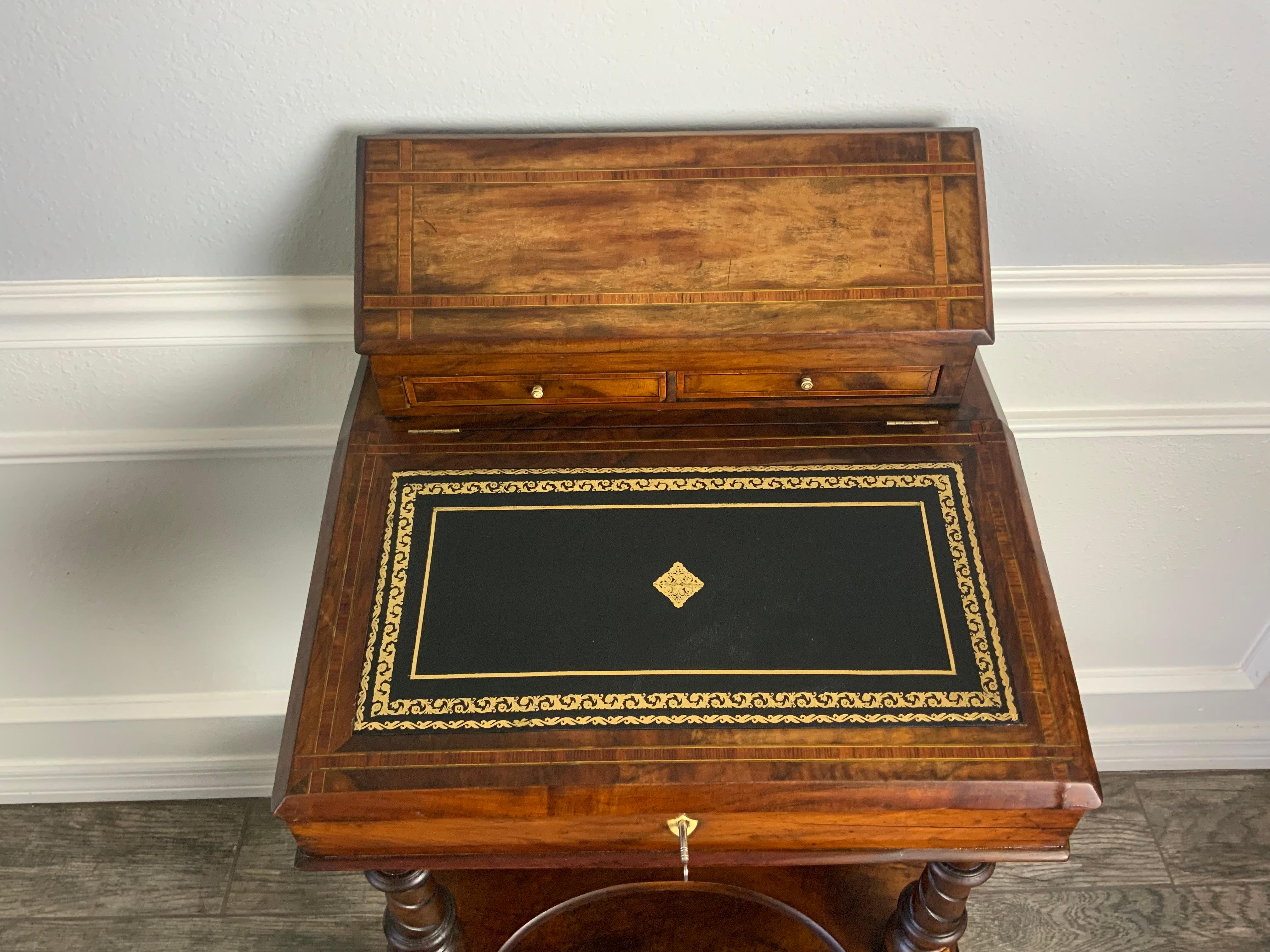 Edwardianischer Walunt Davenport-Schreibtisch (Spätes 19. Jahrhundert) im Angebot