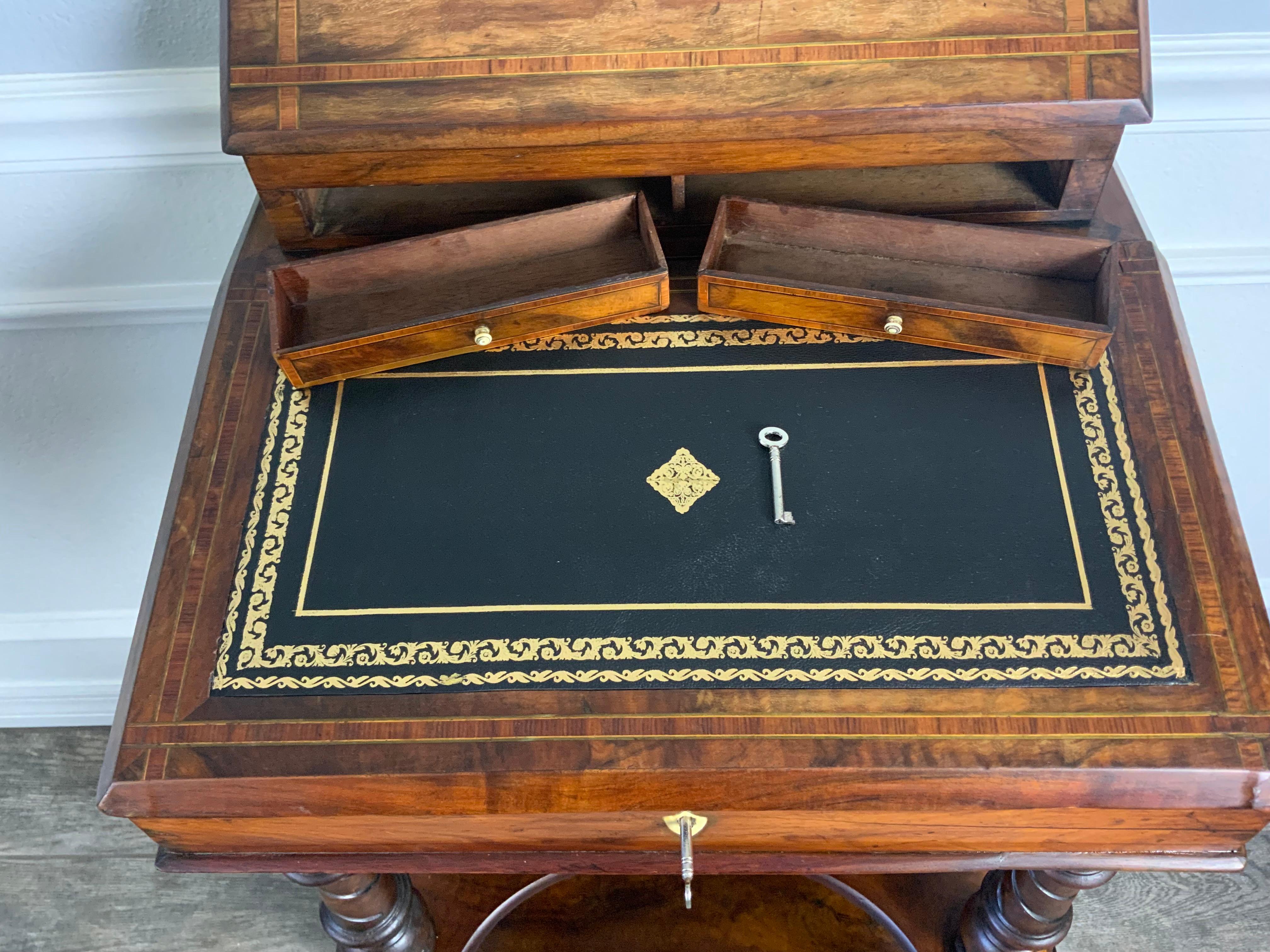 Edwardianischer Walunt Davenport-Schreibtisch (Walnuss) im Angebot