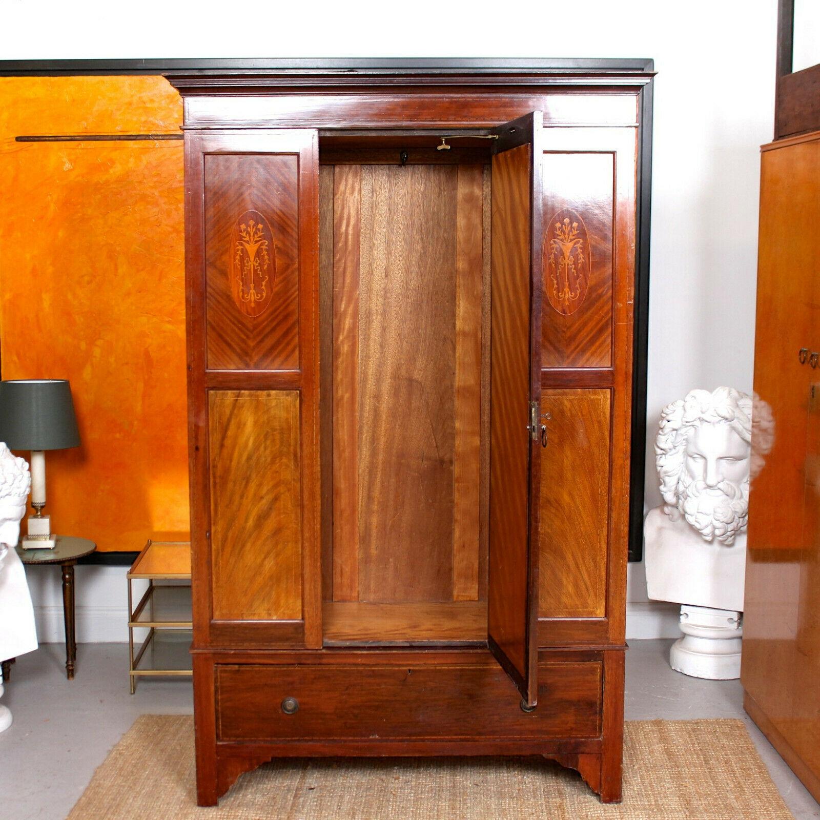 Edwardian Wardrobe Mahogany Mirrored Armoire In Good Condition In Newcastle upon Tyne, GB